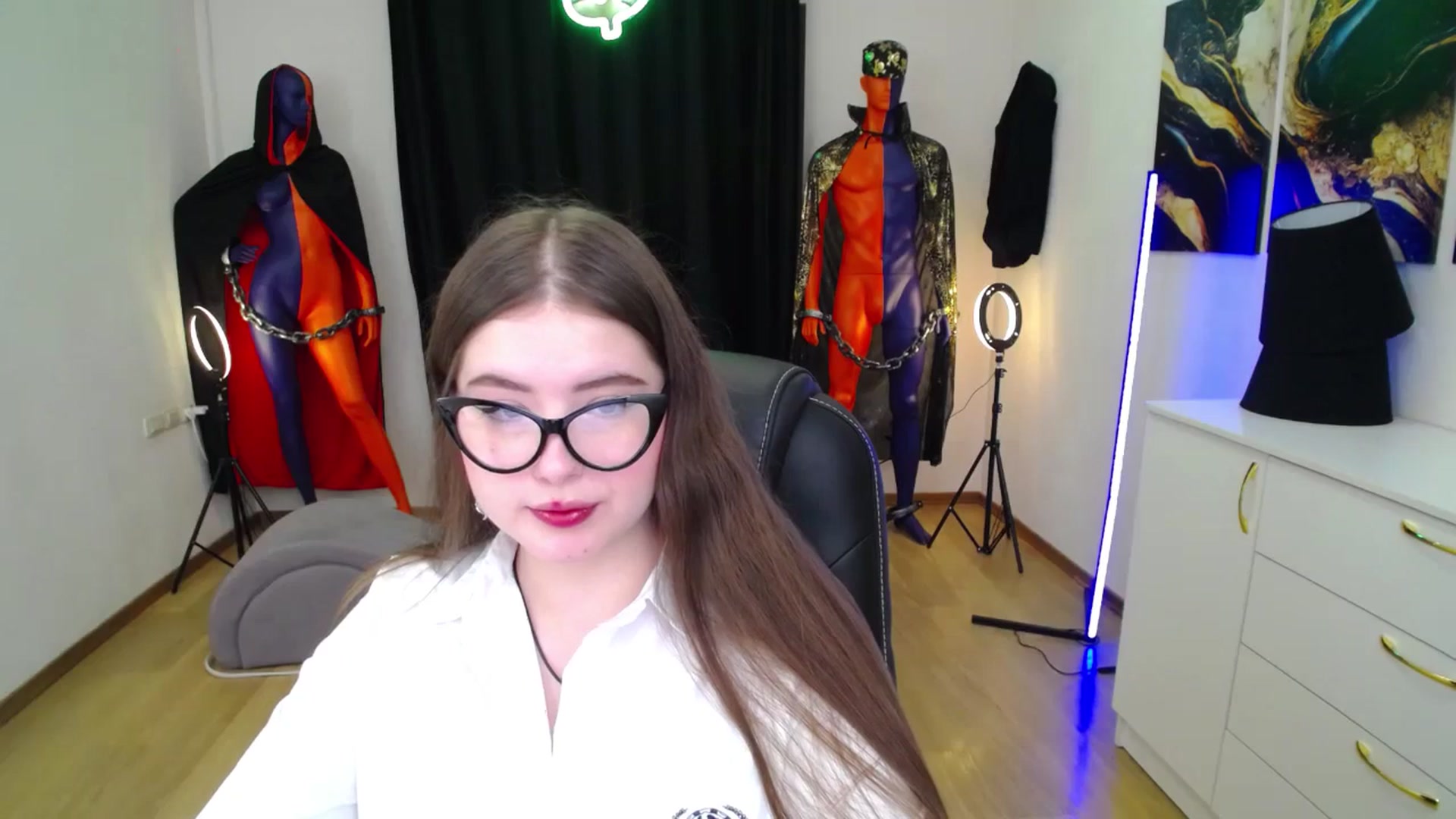 Gallery image thumbnail from AdmireMyEyes's myfreecams stream on, 11/10/2024, 19:47 image 2 of 20