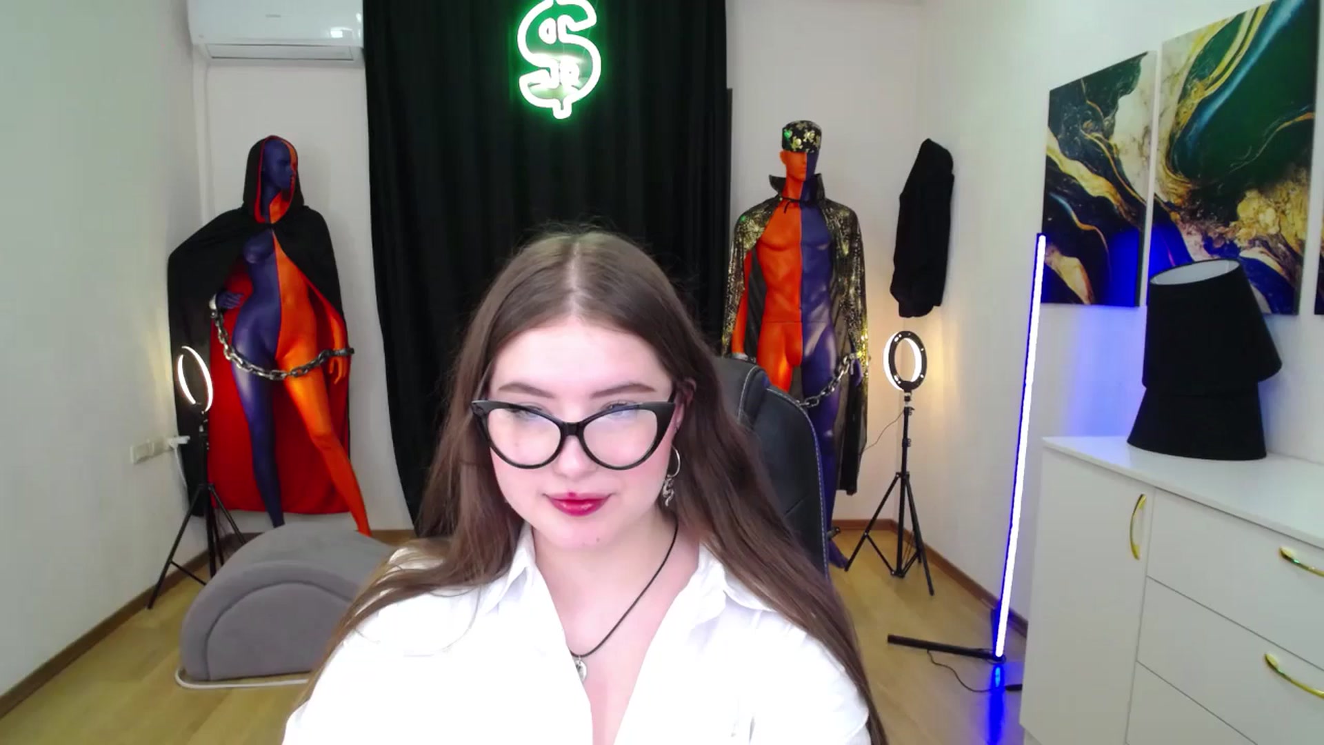 Gallery image thumbnail from AdmireMyEyes's myfreecams stream on, 11/10/2024, 19:47 image 16 of 20