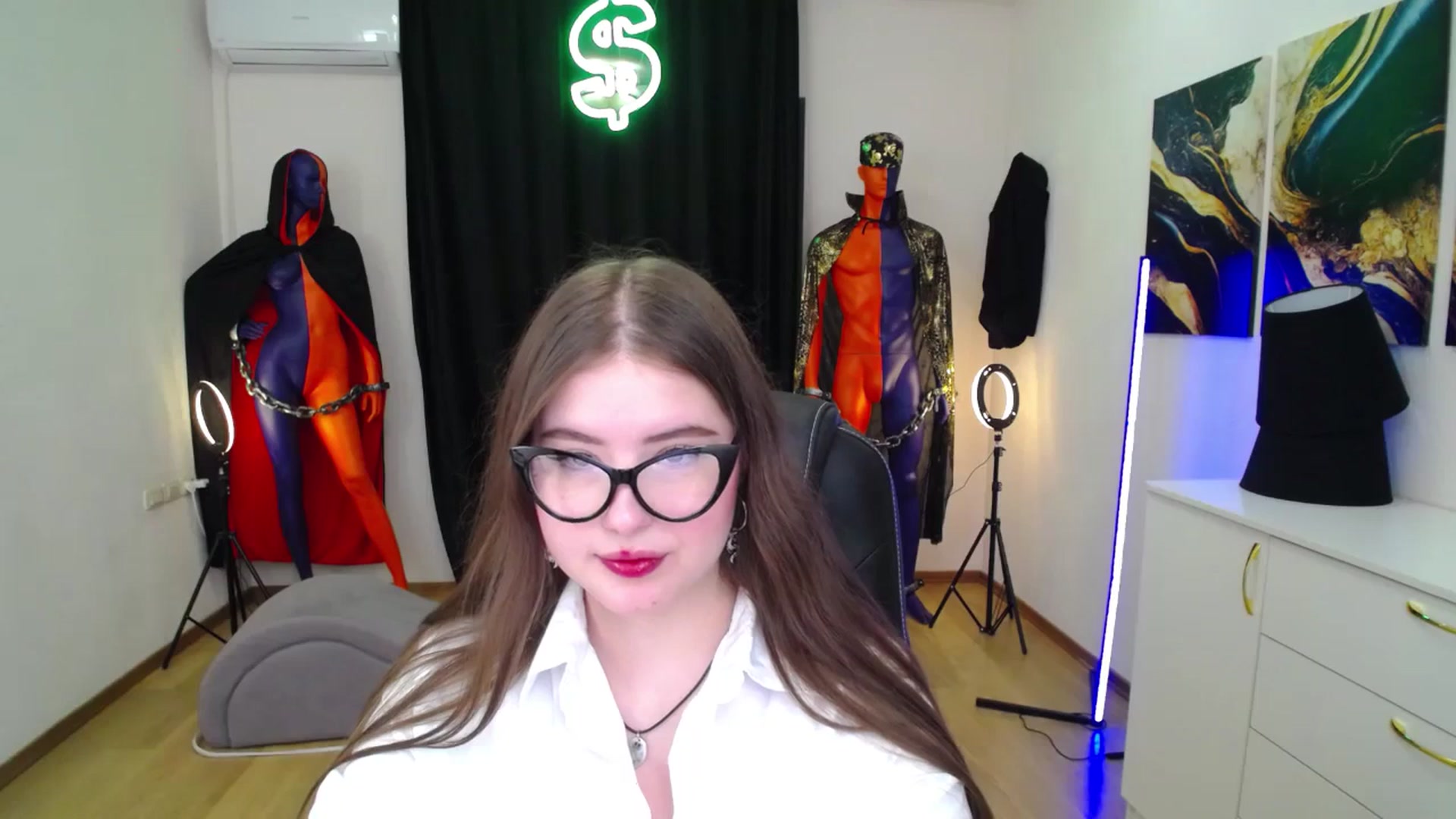 Gallery image thumbnail from AdmireMyEyes's myfreecams stream on, 11/10/2024, 19:47 image 17 of 20