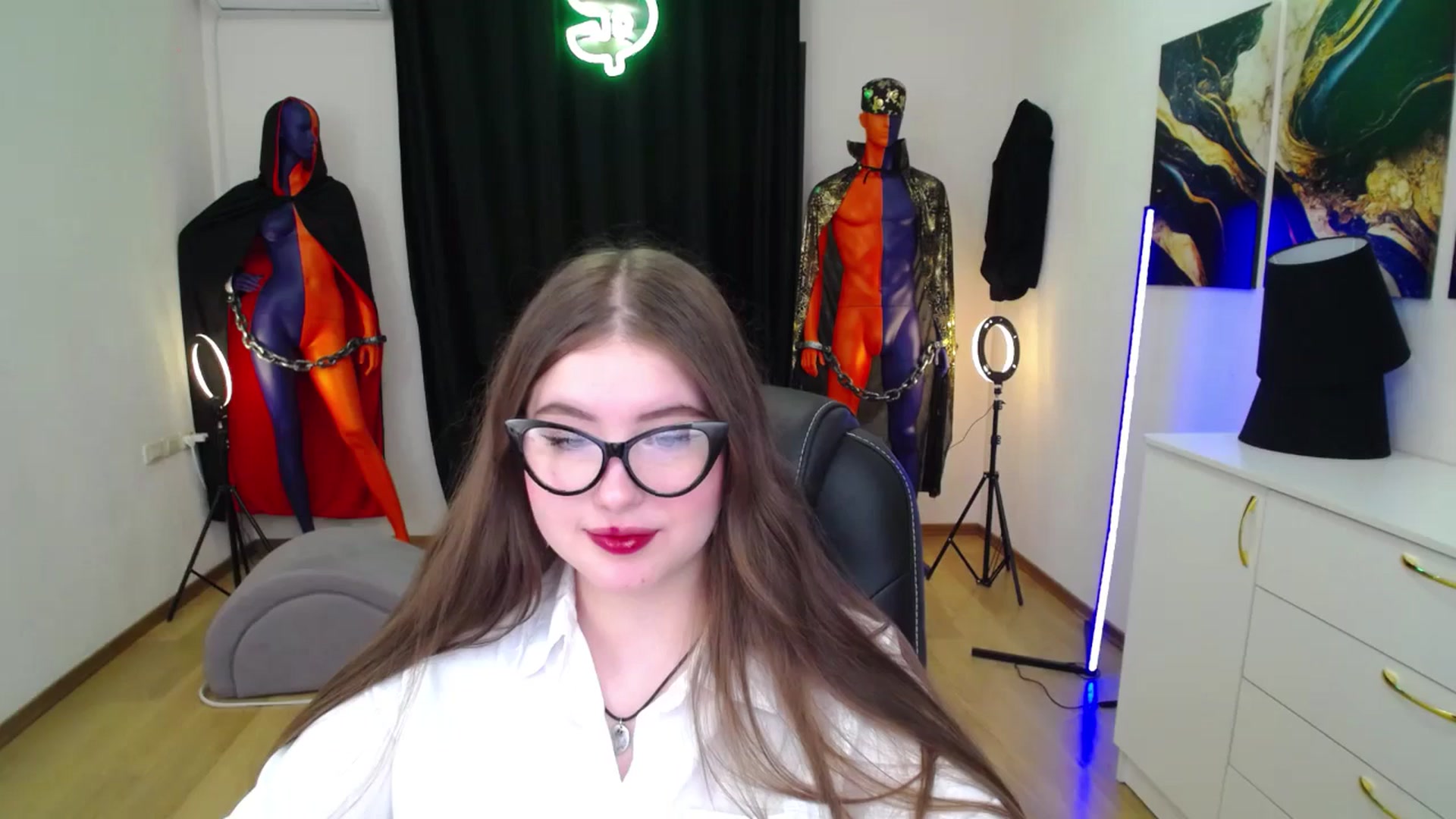 Gallery image thumbnail from AdmireMyEyes's myfreecams stream on, 11/10/2024, 20:18 image 11 of 20
