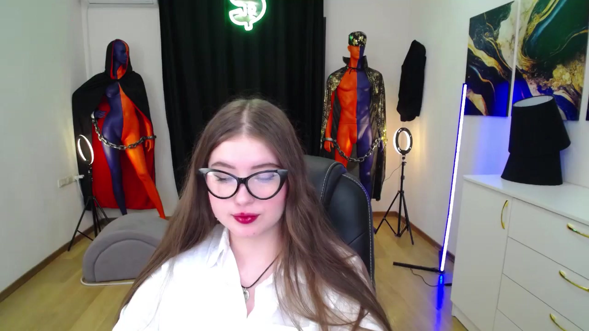 Gallery image thumbnail from AdmireMyEyes's myfreecams stream on, 11/10/2024, 20:18 image 10 of 20