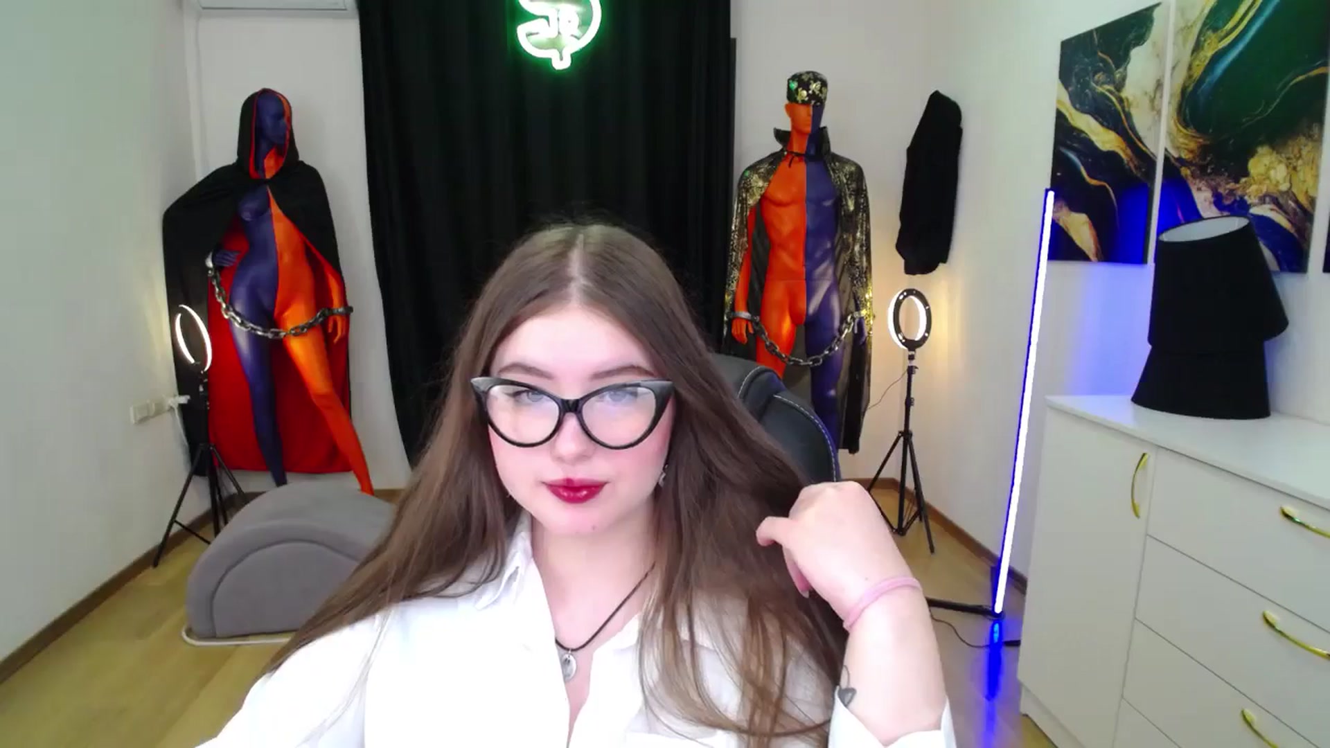 Gallery image thumbnail from AdmireMyEyes's myfreecams stream on, 11/10/2024, 20:18 image 12 of 20