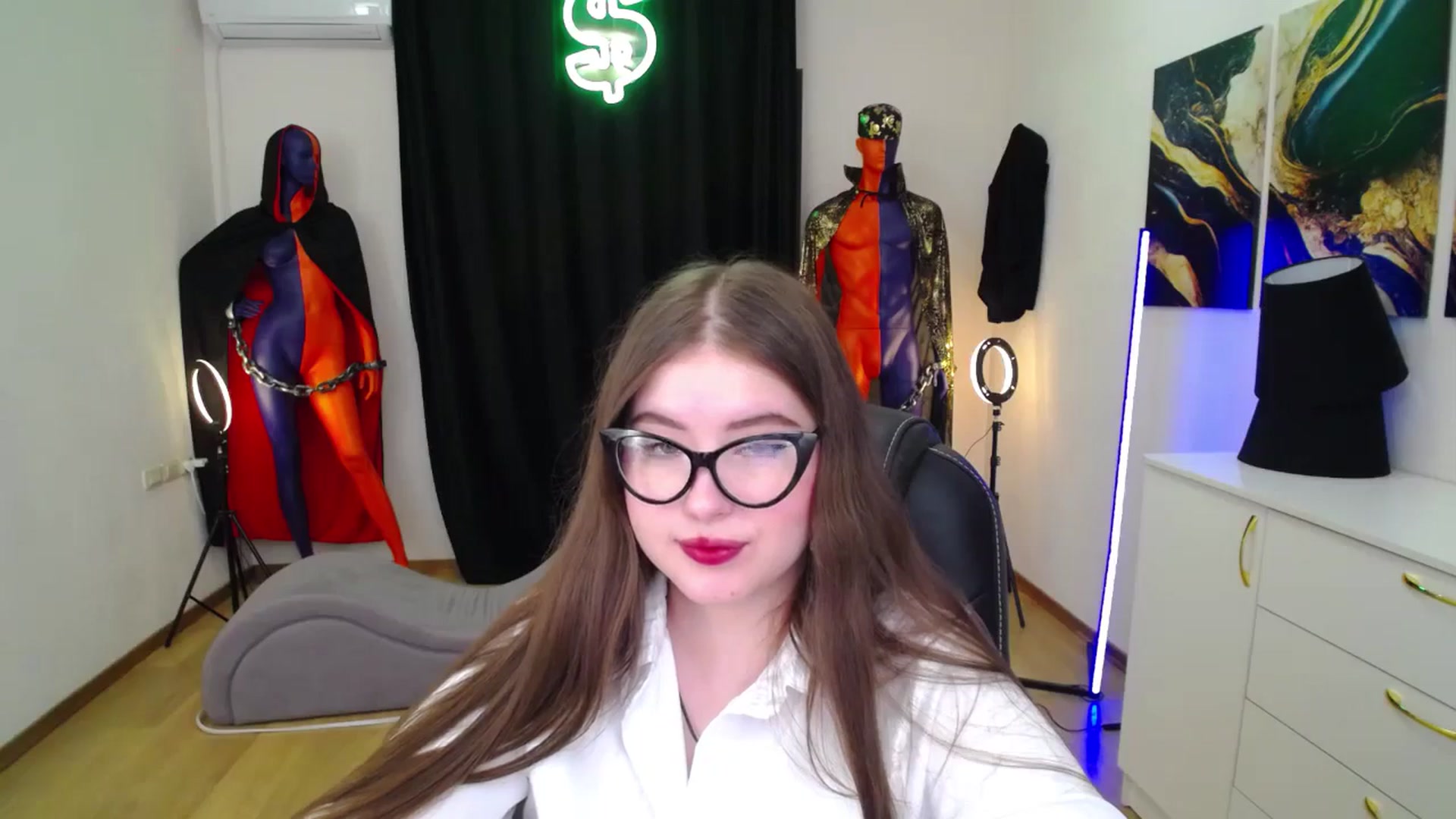 Gallery image thumbnail from AdmireMyEyes's myfreecams stream on, 11/10/2024, 21:50 image 14 of 20