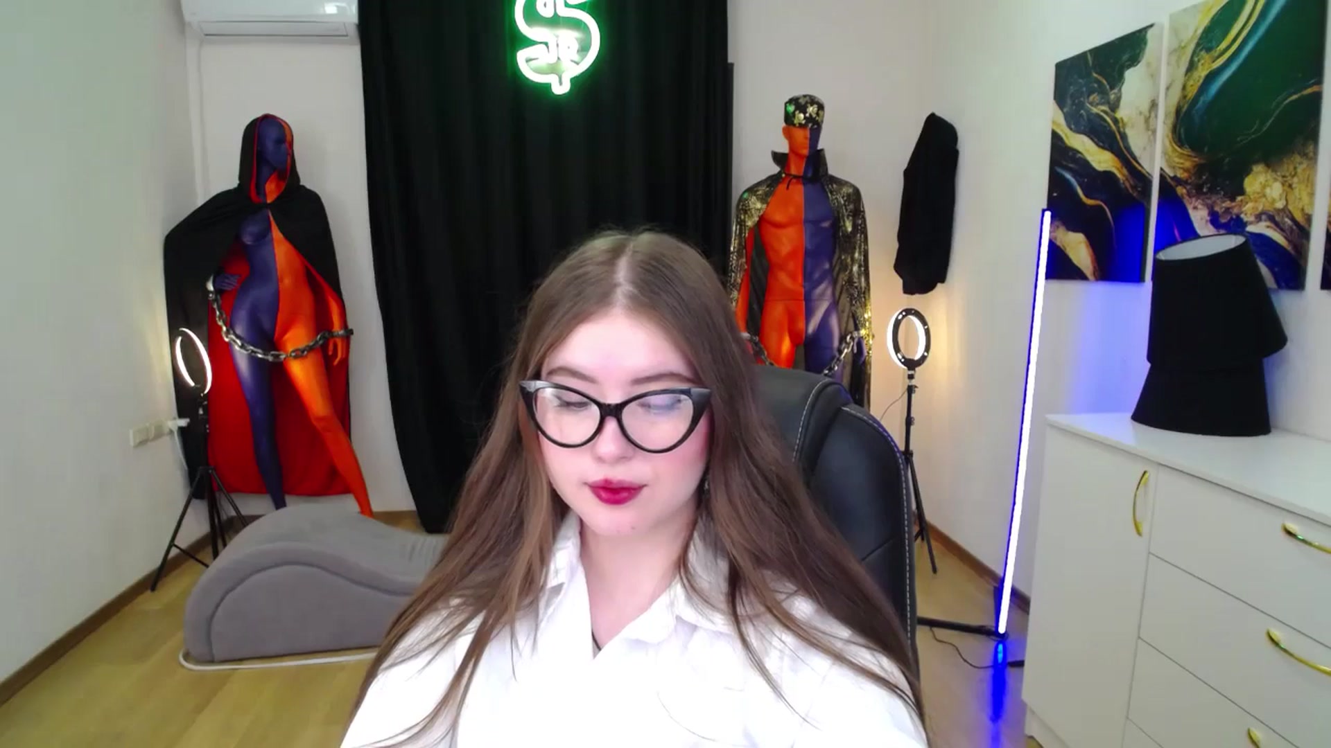 Gallery image thumbnail from AdmireMyEyes's myfreecams stream on, 11/10/2024, 21:50 image 15 of 20