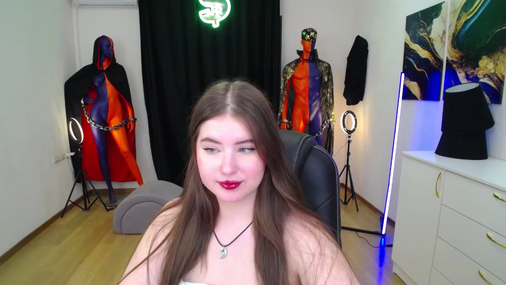 Gallery image thumbnail from AdmireMyEyes's myfreecams stream on, 11/11/2024, 01:01 image 8 of 20