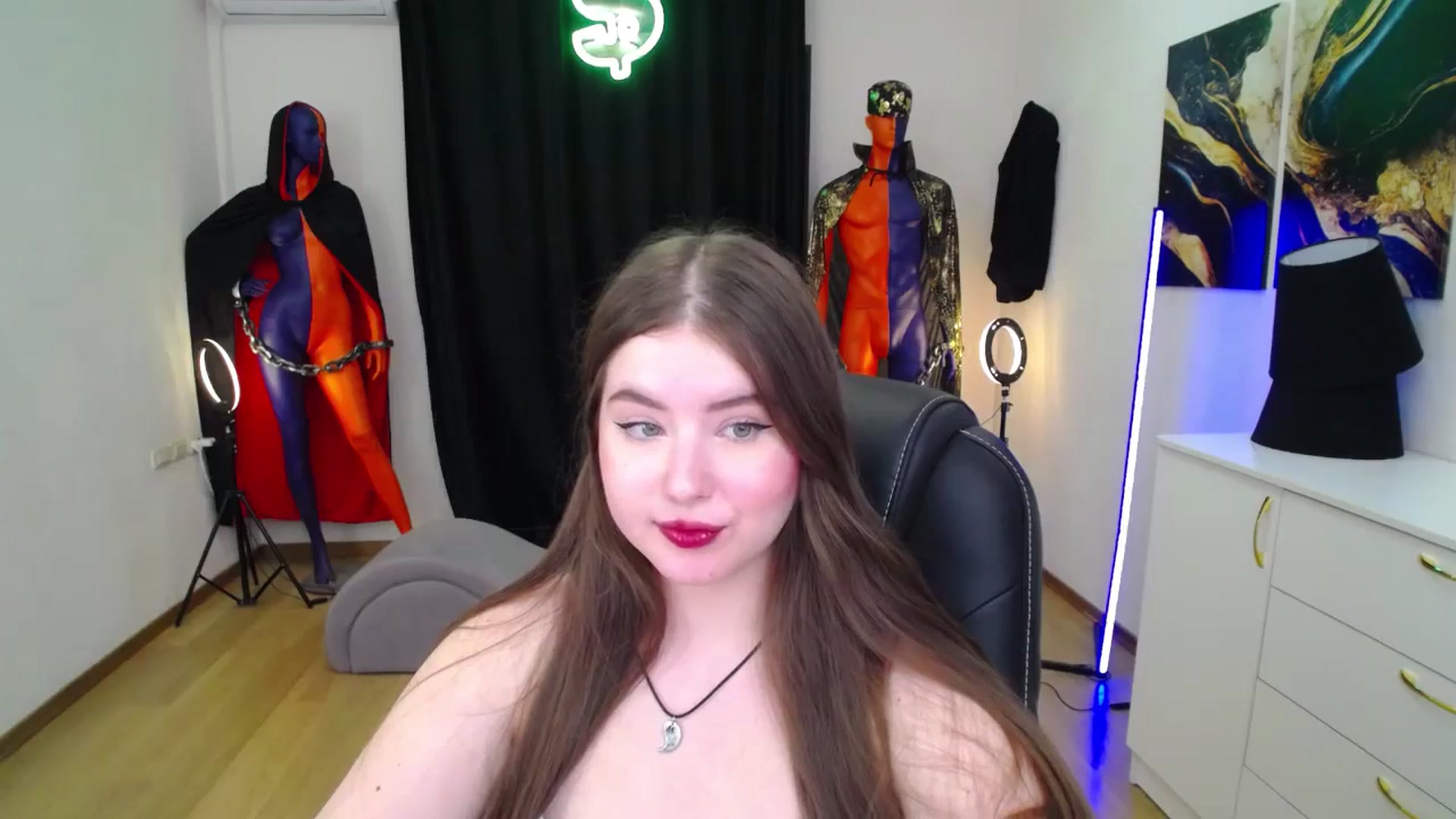 Gallery image thumbnail from AdmireMyEyes's myfreecams stream on, 11/11/2024, 01:01 image 16 of 20