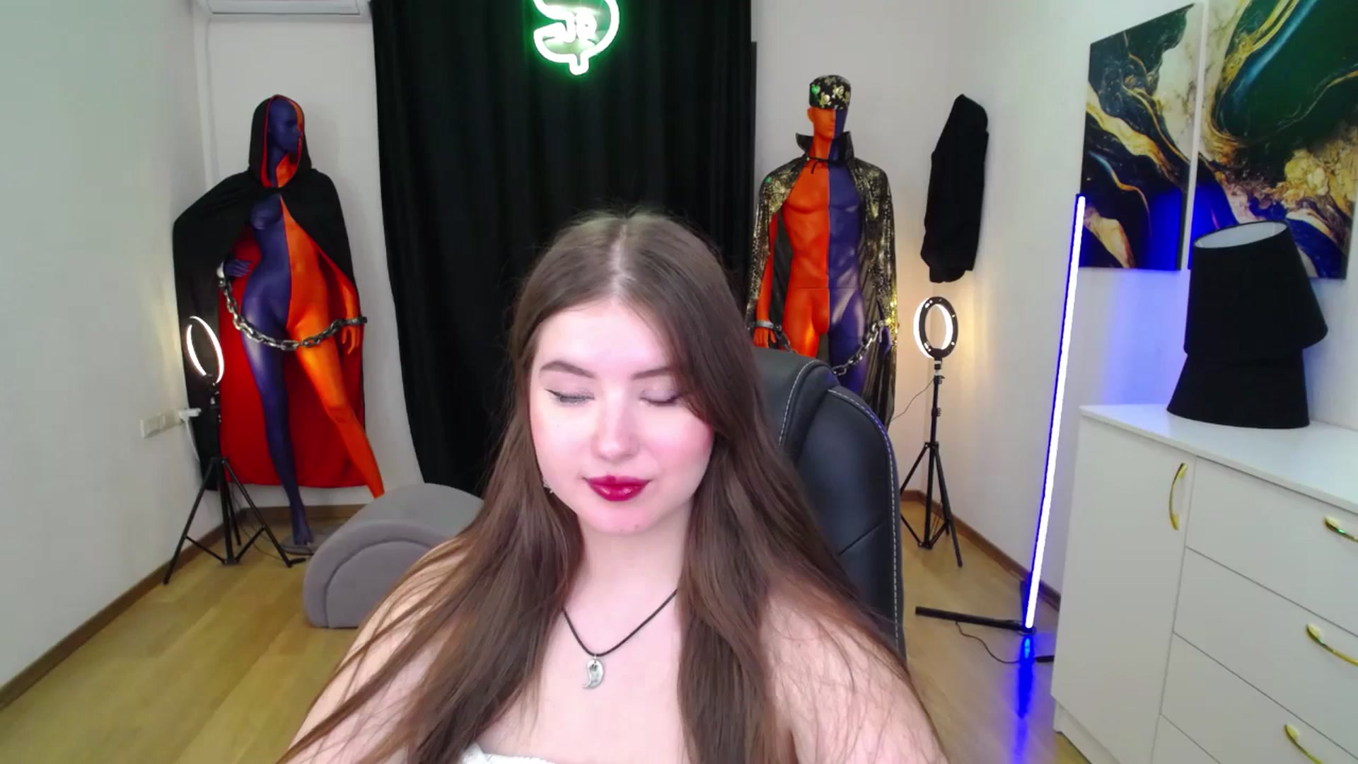 Gallery image thumbnail from AdmireMyEyes's myfreecams stream on, 11/11/2024, 01:01 image 7 of 20