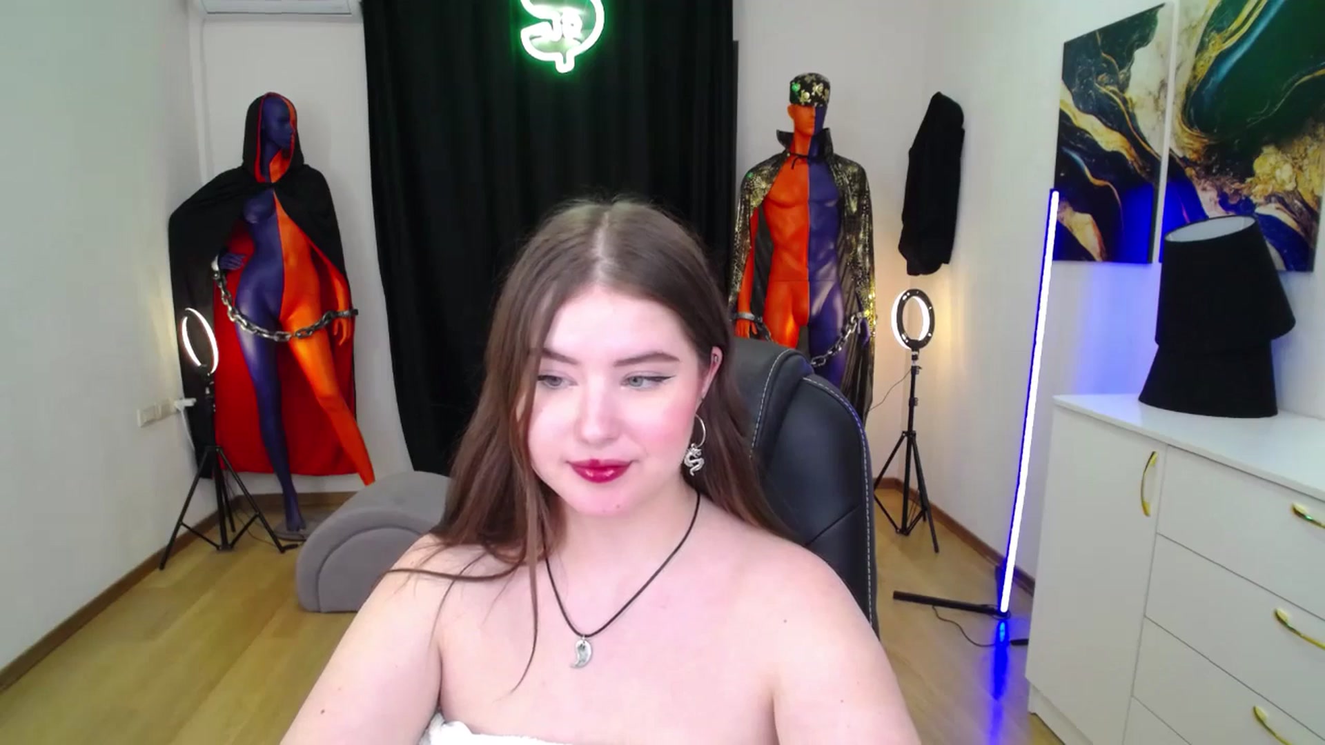 Gallery image thumbnail from AdmireMyEyes's myfreecams stream on, 11/11/2024, 01:01 image 4 of 20