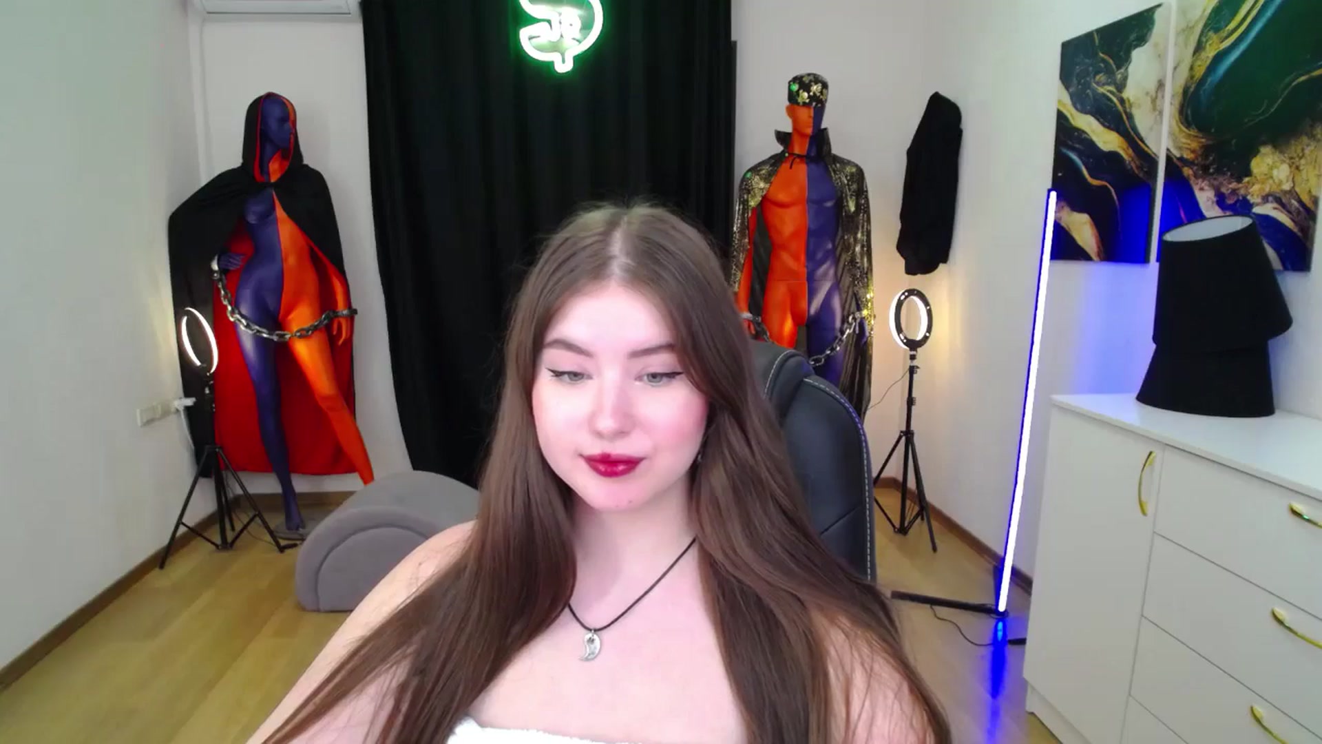 Gallery image thumbnail from AdmireMyEyes's myfreecams stream on, 11/11/2024, 01:01 image 5 of 20