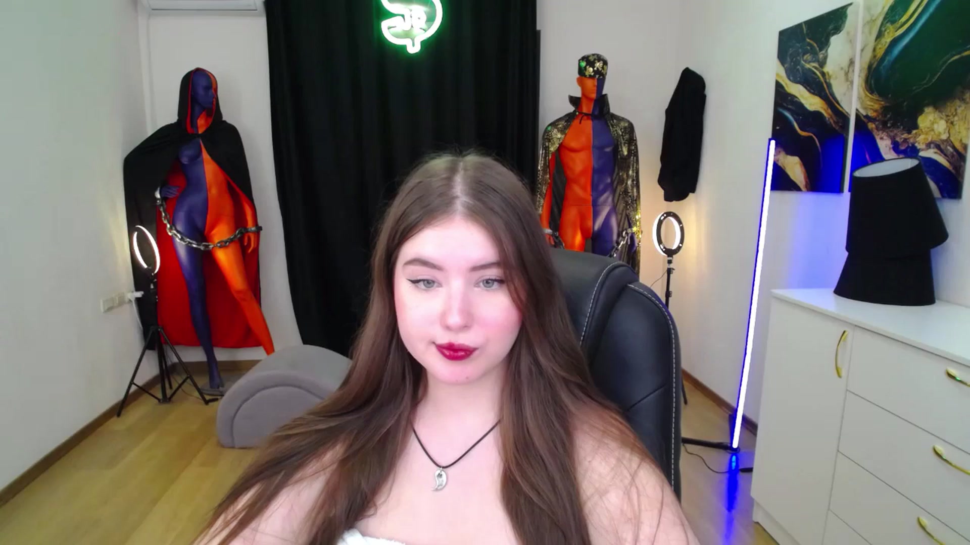 Gallery image thumbnail from AdmireMyEyes's myfreecams stream on, 11/11/2024, 01:01 image 13 of 20