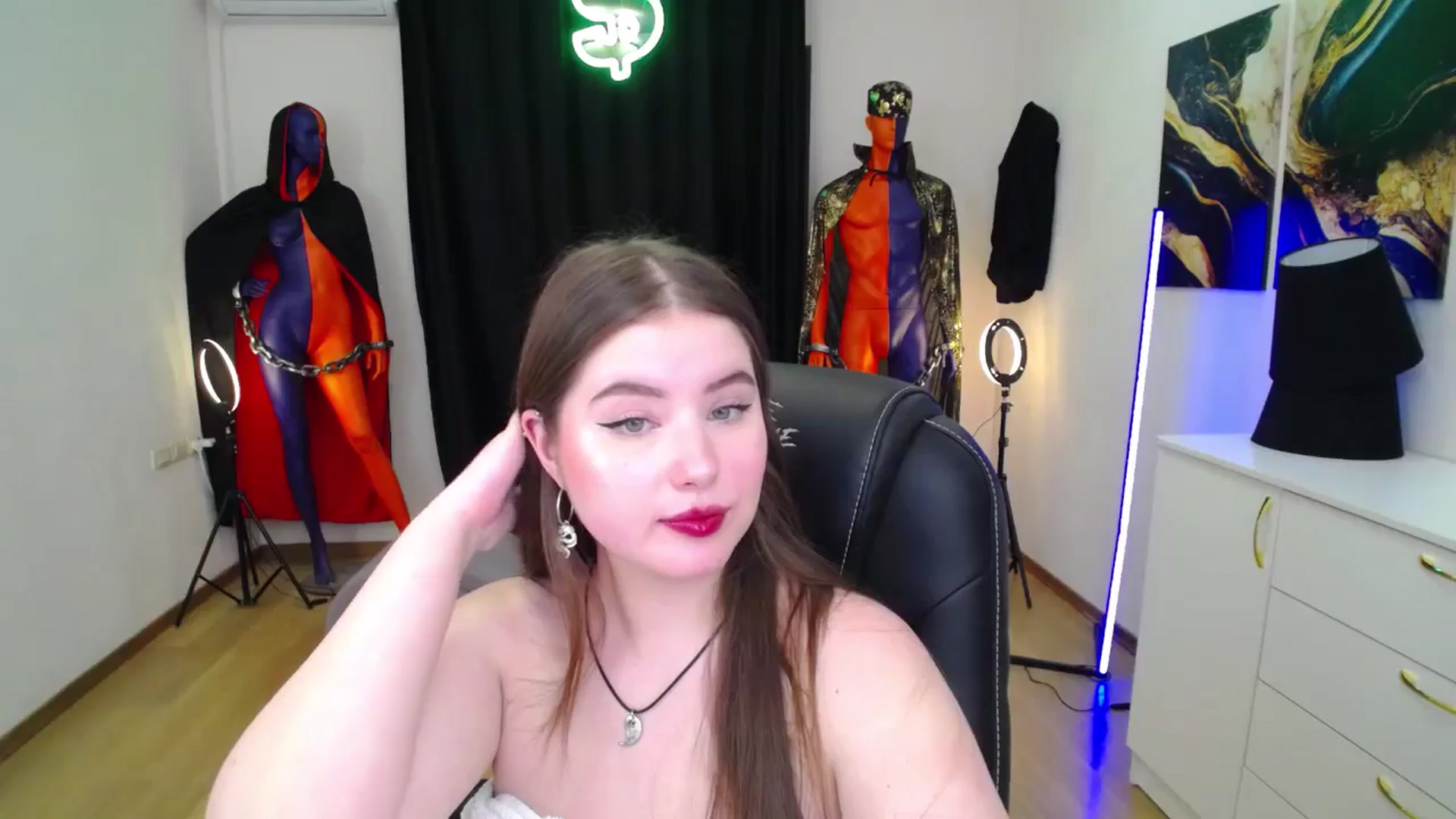 Gallery image thumbnail from AdmireMyEyes's myfreecams stream on, 11/11/2024, 01:01 image 19 of 20