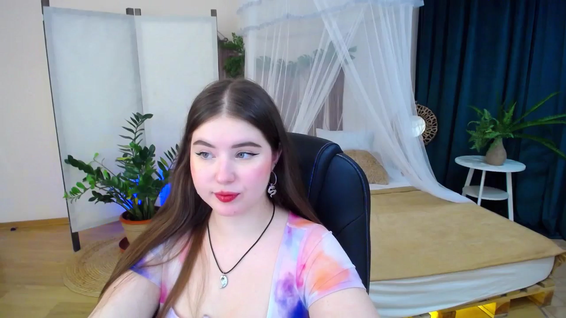 Gallery image thumbnail from AdmireMyEyes's myfreecams stream on, 11/13/2024, 07:04 image 11 of 20