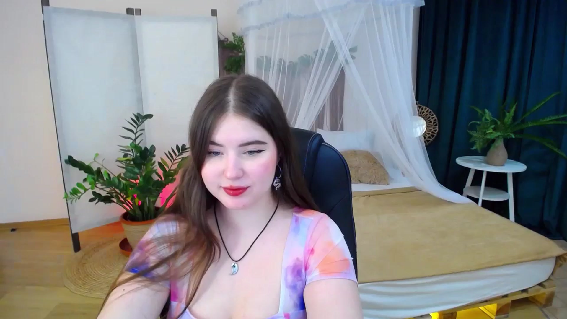 Gallery image thumbnail from AdmireMyEyes's myfreecams stream on, 11/13/2024, 07:04 image 15 of 20