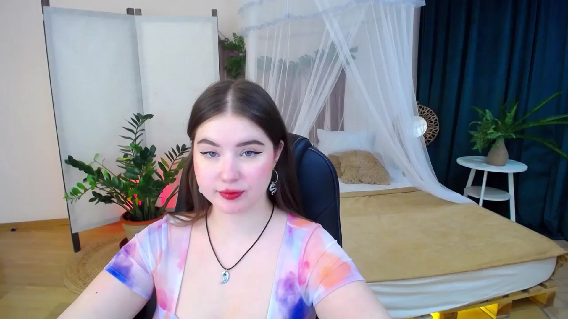 Gallery image thumbnail from AdmireMyEyes's myfreecams stream on, 11/13/2024, 07:04 image 18 of 20