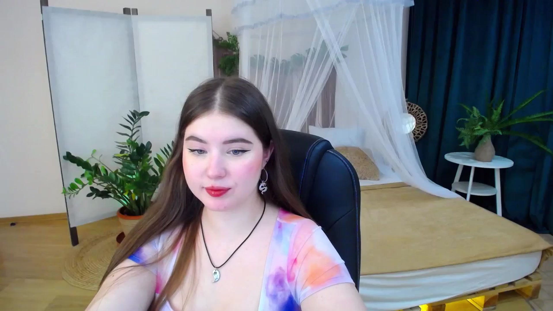 Gallery image thumbnail from AdmireMyEyes's myfreecams stream on, 11/13/2024, 07:04 image 12 of 20