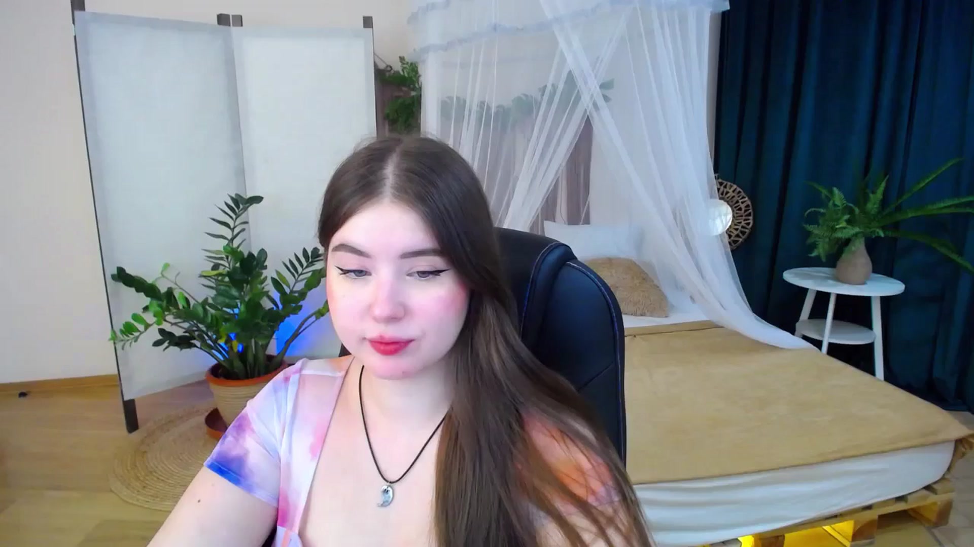 Gallery image thumbnail from AdmireMyEyes's myfreecams stream on, 11/13/2024, 07:04 image 1 of 20