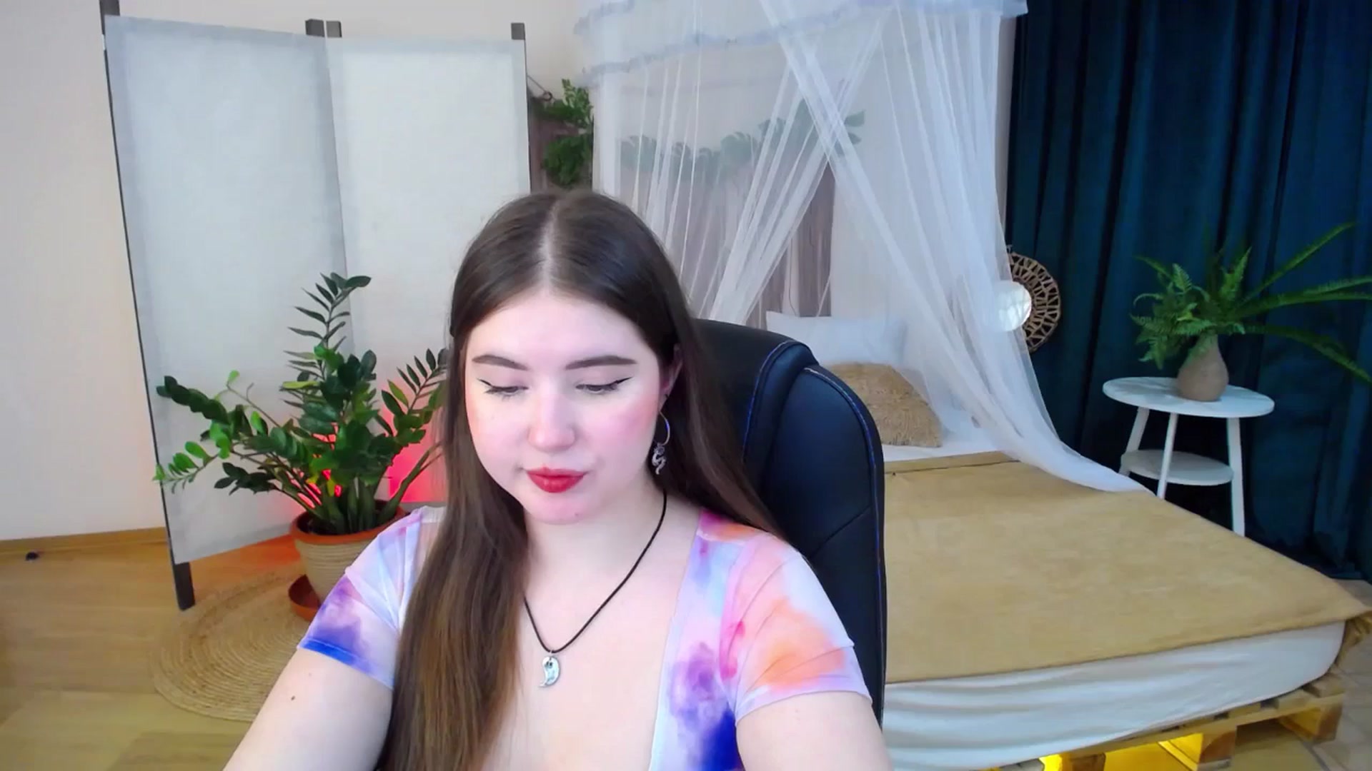 Gallery image thumbnail from AdmireMyEyes's myfreecams stream on, 11/13/2024, 07:04 image 9 of 20
