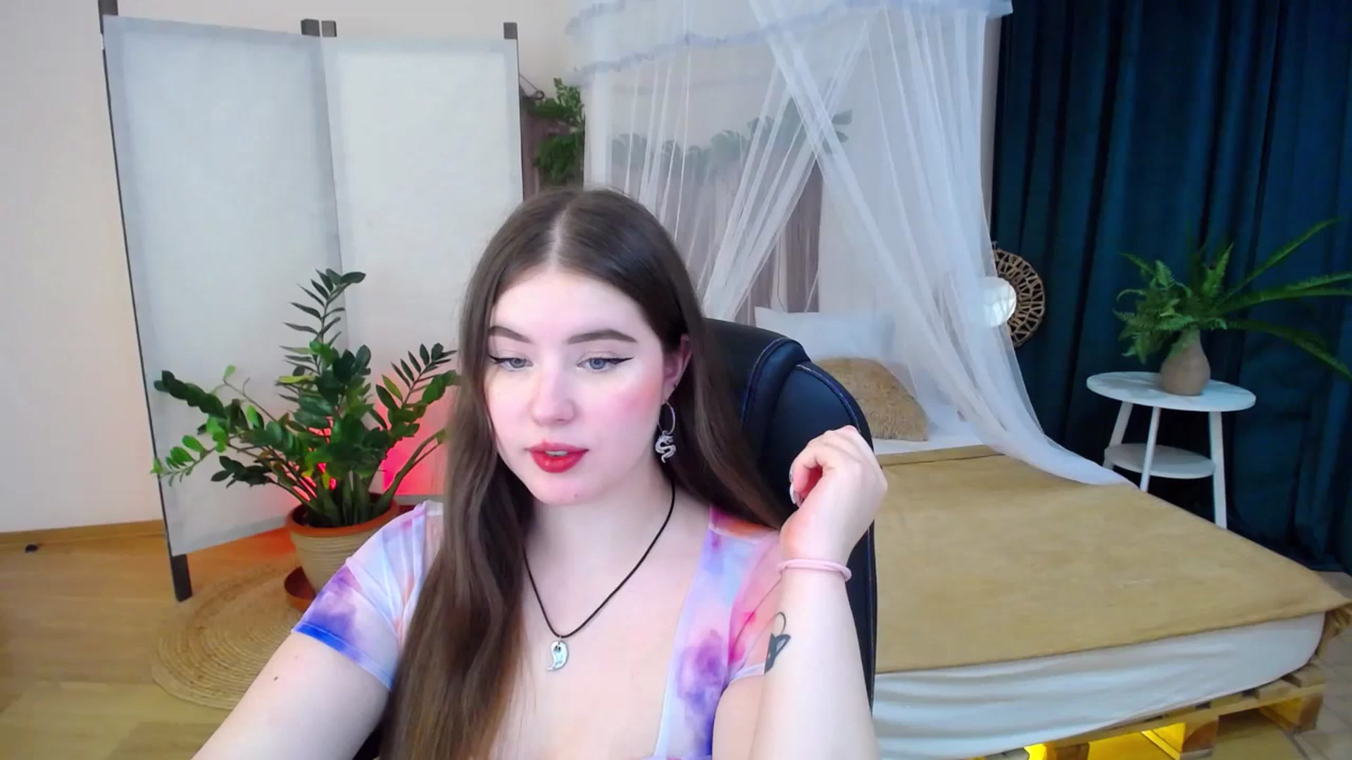 Gallery image thumbnail from AdmireMyEyes's myfreecams stream on, 11/13/2024, 07:04 image 8 of 20