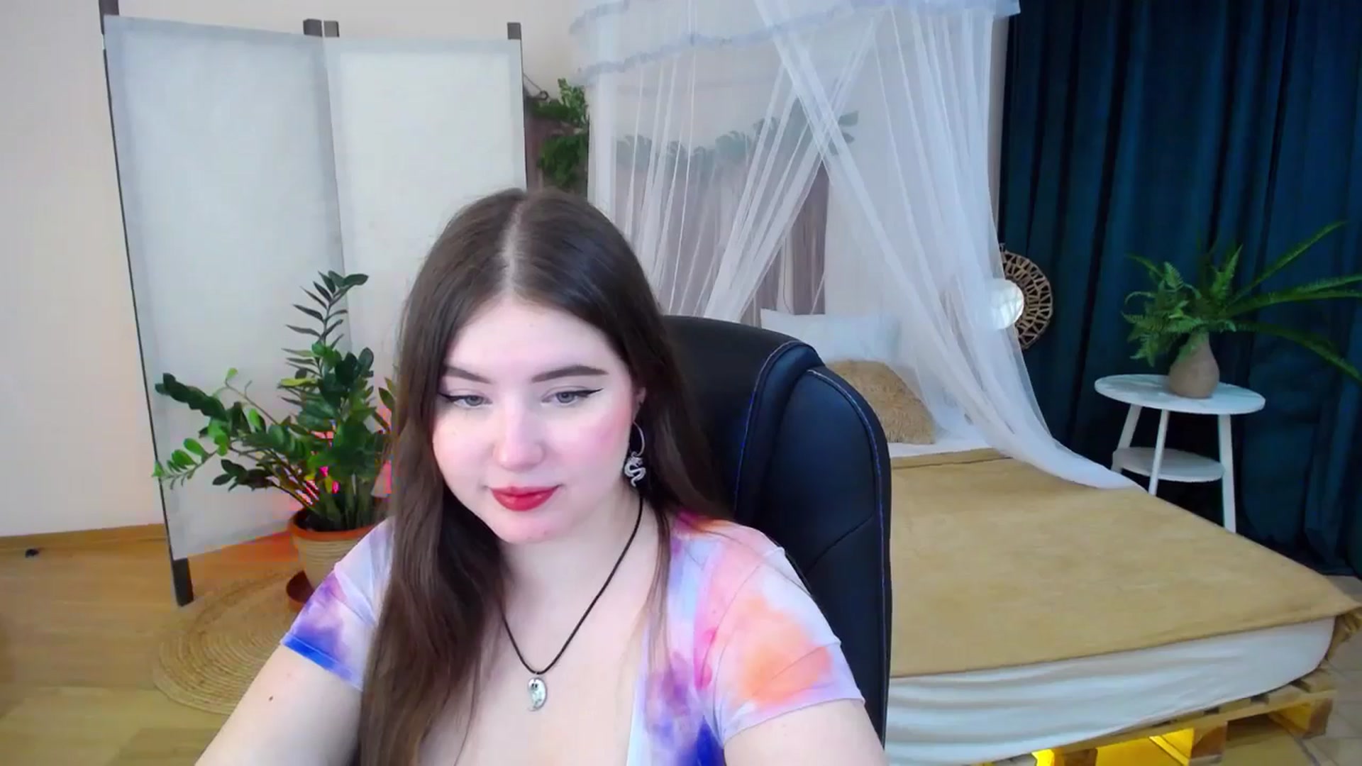 Gallery image thumbnail from AdmireMyEyes's myfreecams stream on, 11/13/2024, 07:04 image 5 of 20