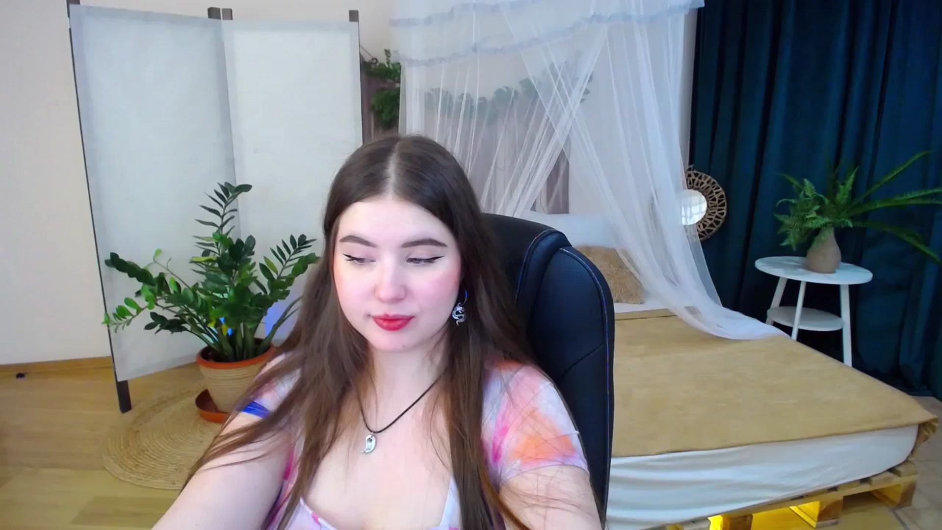 Gallery image thumbnail from AdmireMyEyes's myfreecams stream on, 11/13/2024, 09:49 image 12 of 20