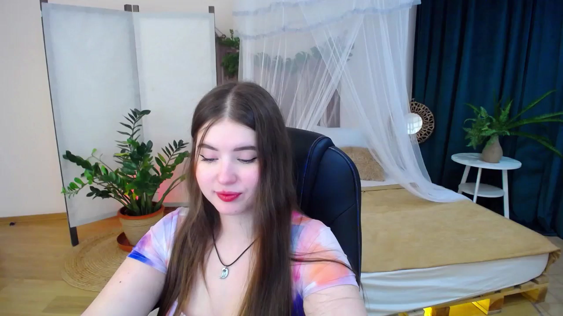 Gallery image thumbnail from AdmireMyEyes's myfreecams stream on, 11/13/2024, 09:49 image 10 of 20