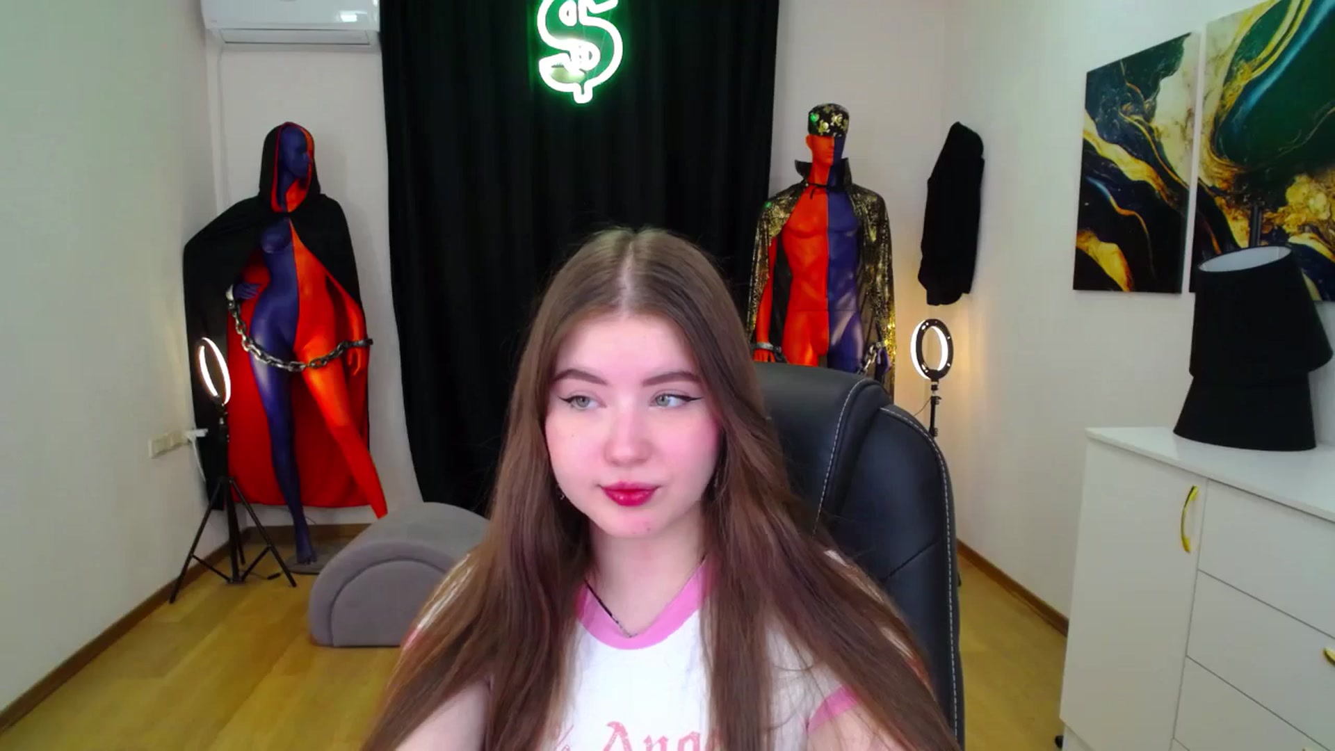 Gallery image thumbnail from AdmireMyEyes's myfreecams stream on, 11/14/2024, 04:16 image 11 of 20