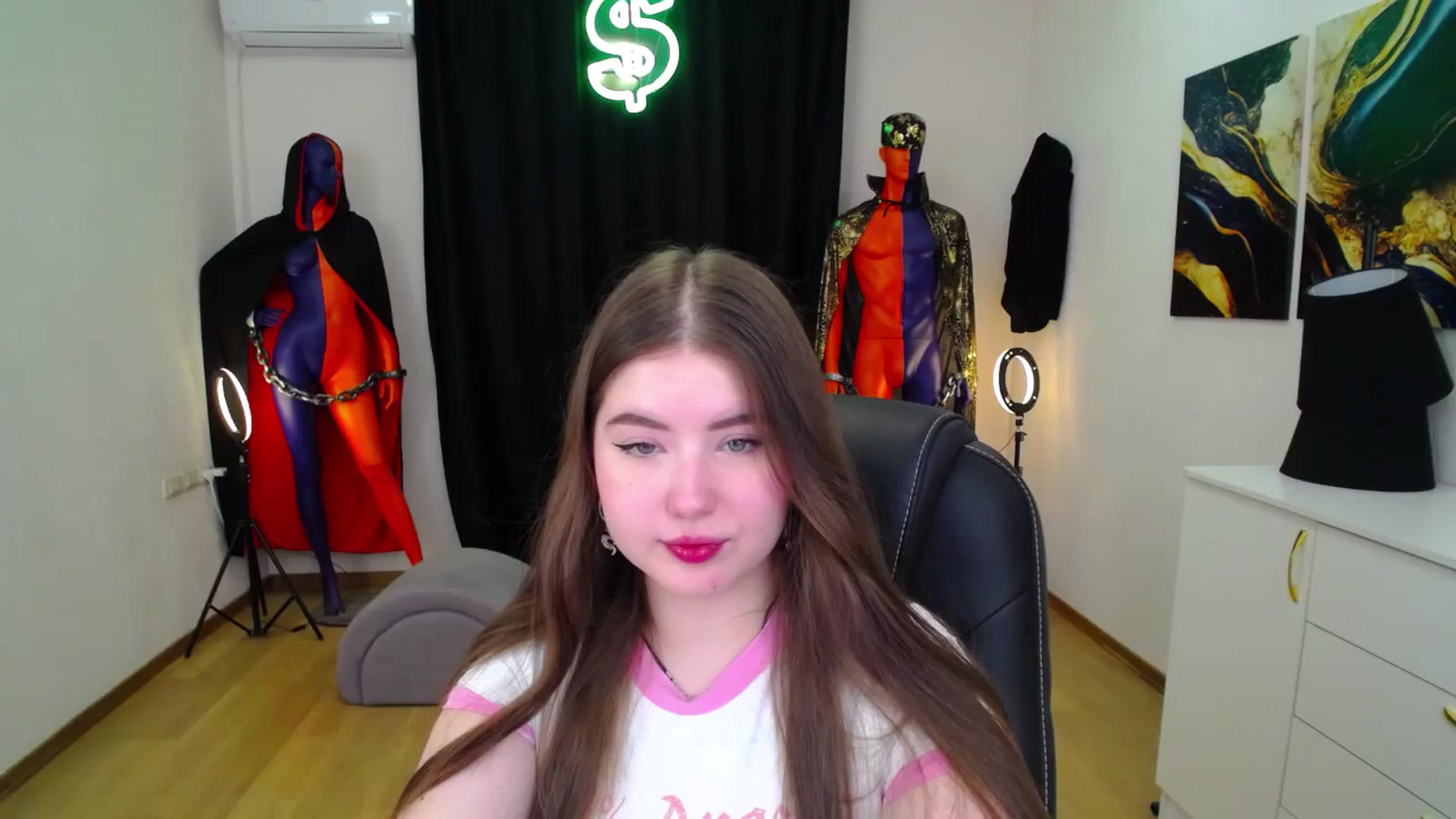 Gallery image thumbnail from AdmireMyEyes's myfreecams stream on, 11/14/2024, 04:16 image 7 of 20