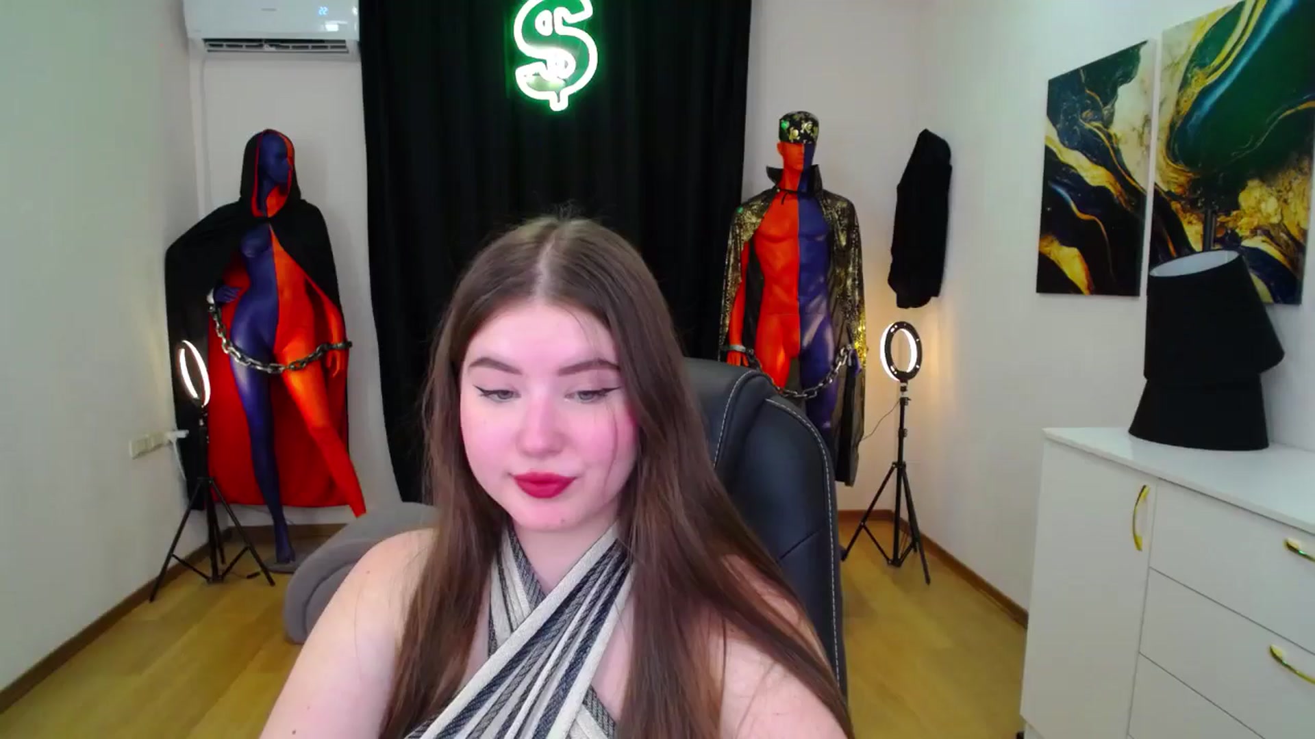 Gallery image thumbnail from AdmireMyEyes's myfreecams stream on, 11/14/2024, 07:46 image 13 of 20