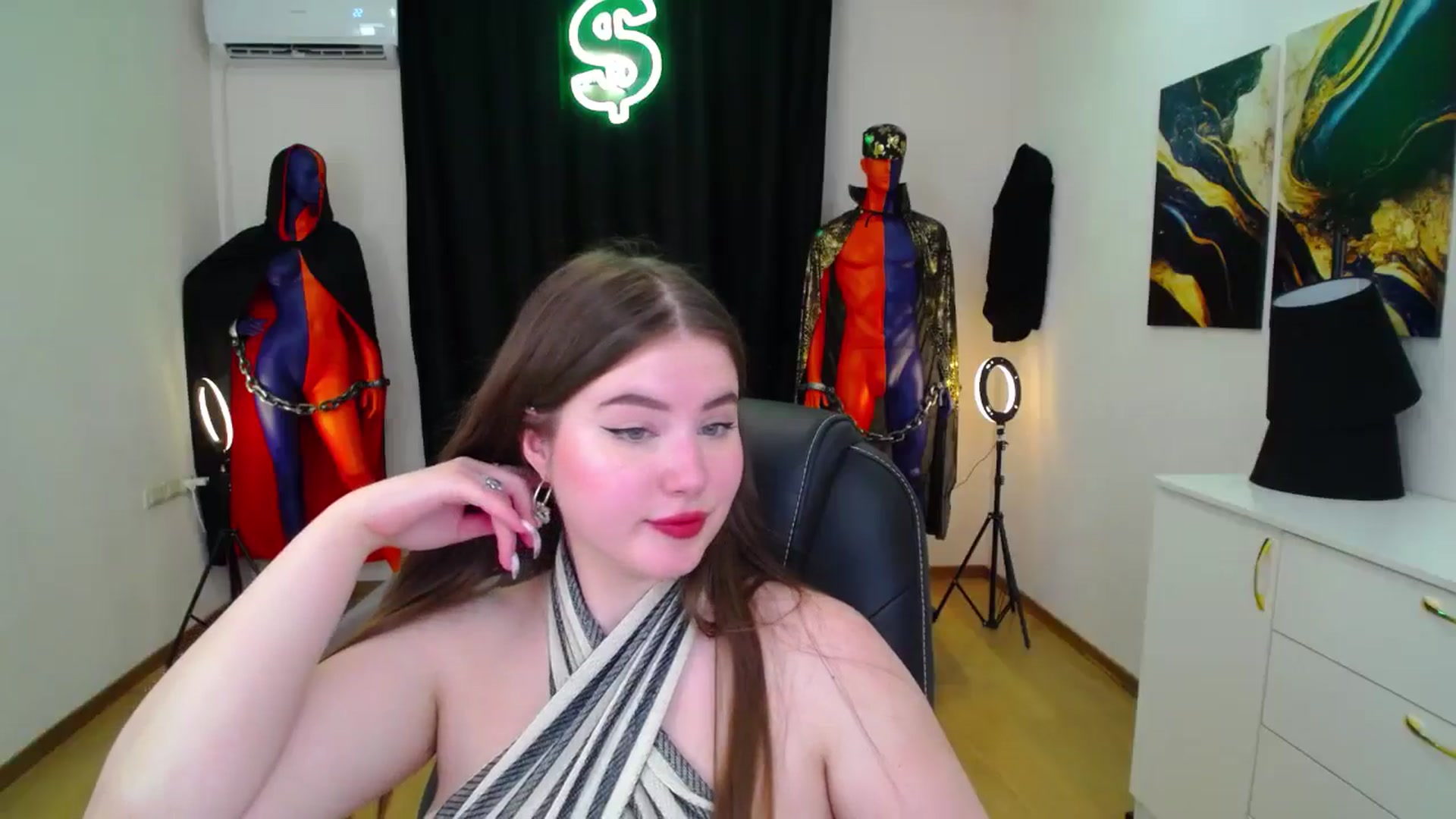 Gallery image thumbnail from AdmireMyEyes's myfreecams stream on, 11/14/2024, 07:46 image 14 of 20