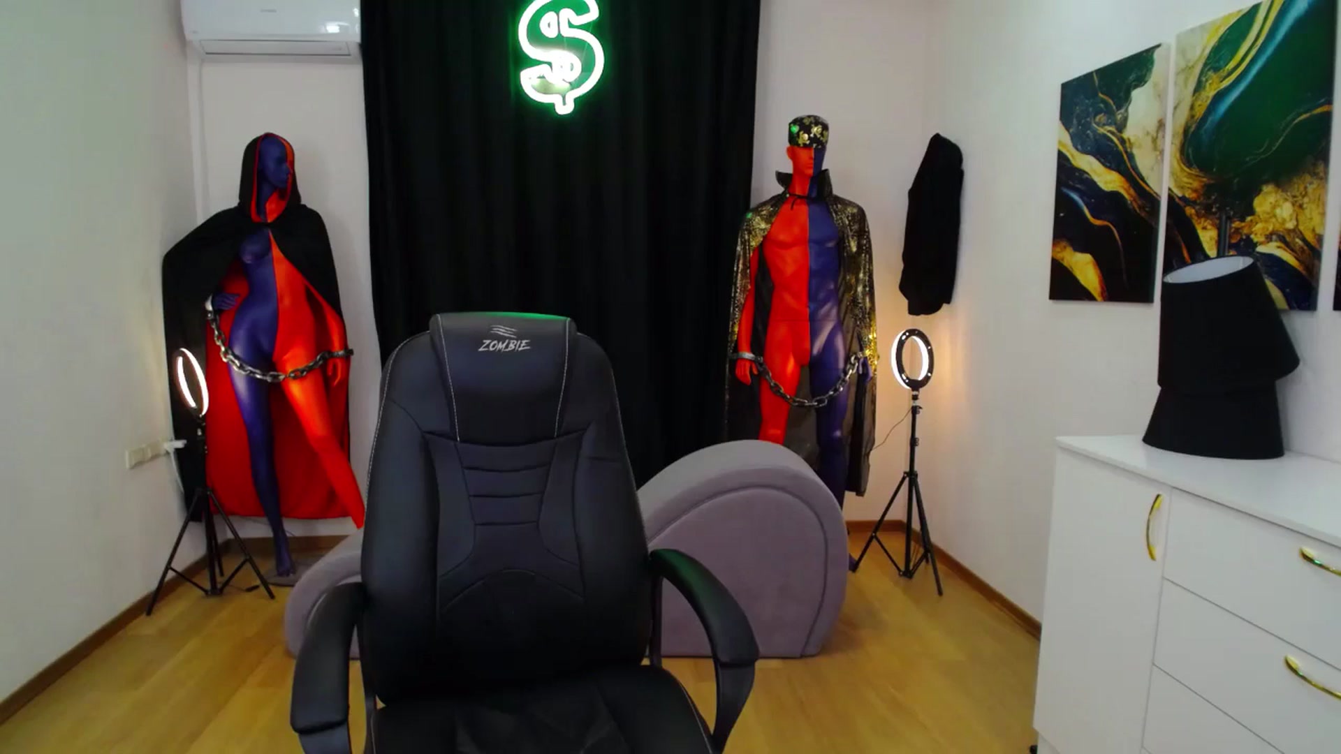 Gallery image thumbnail from AdmireMyEyes's myfreecams stream on, 11/14/2024, 07:46 image 3 of 20