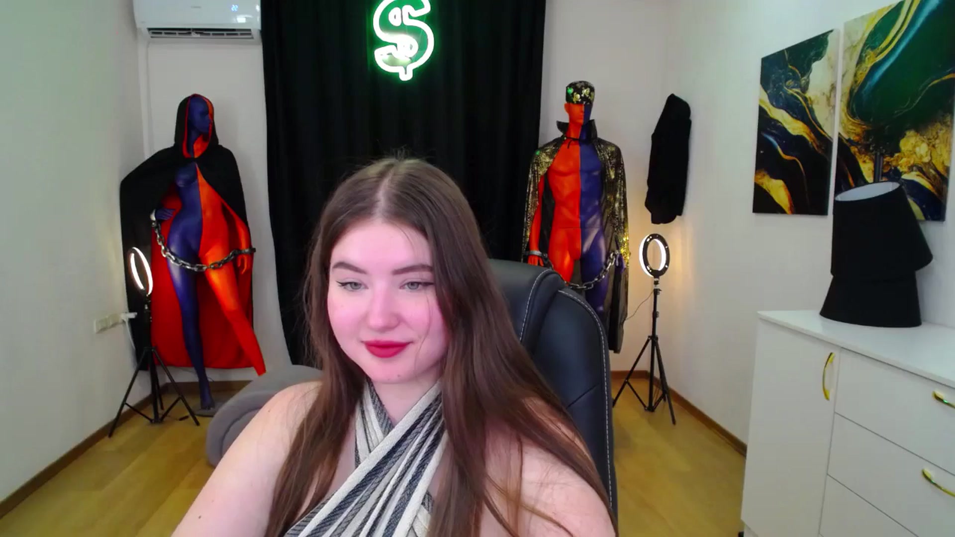 Gallery image thumbnail from AdmireMyEyes's myfreecams stream on, 11/14/2024, 07:46 image 11 of 20