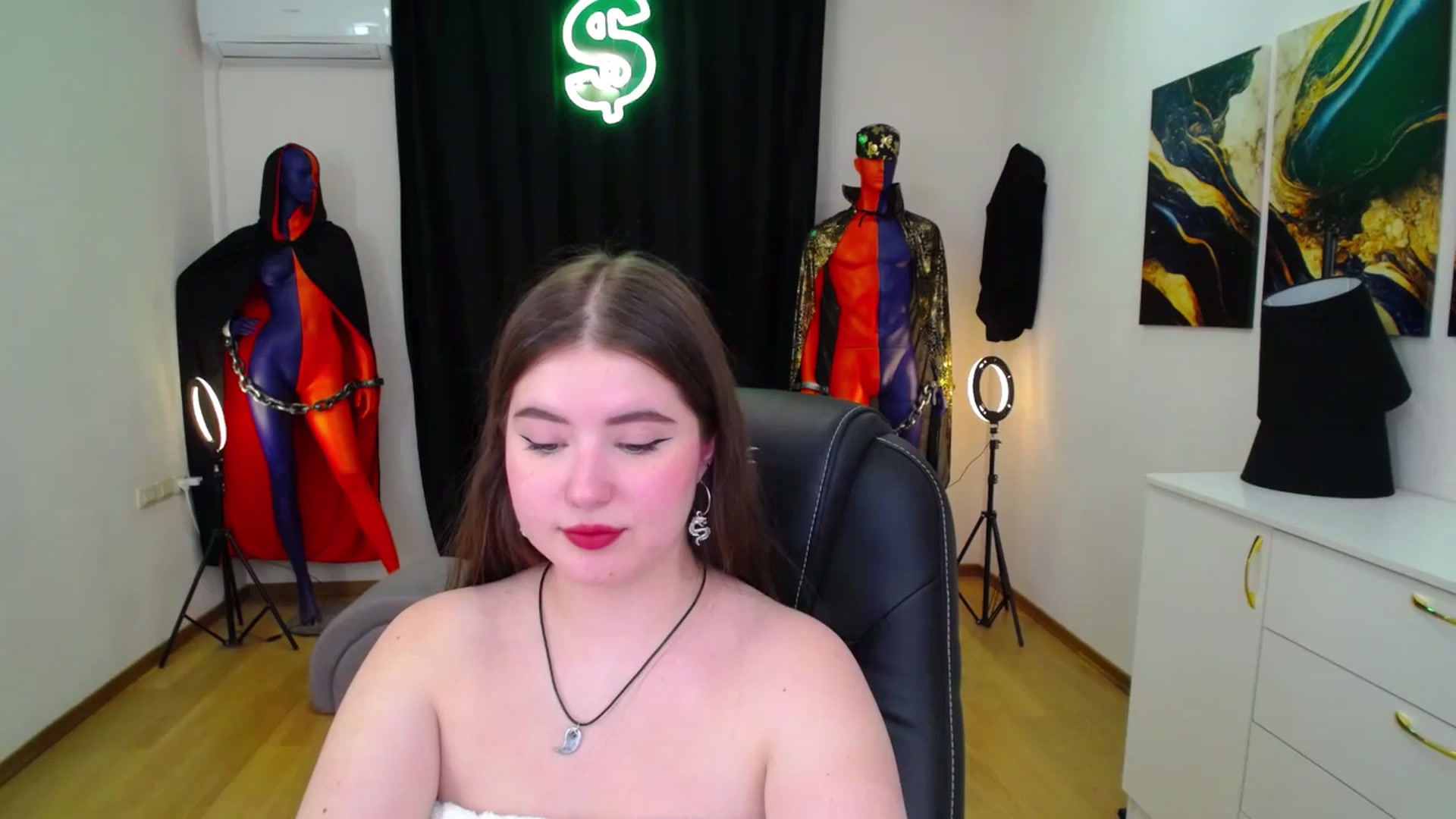 Gallery image thumbnail from AdmireMyEyes's myfreecams stream on, 11/14/2024, 07:46 image 1 of 20