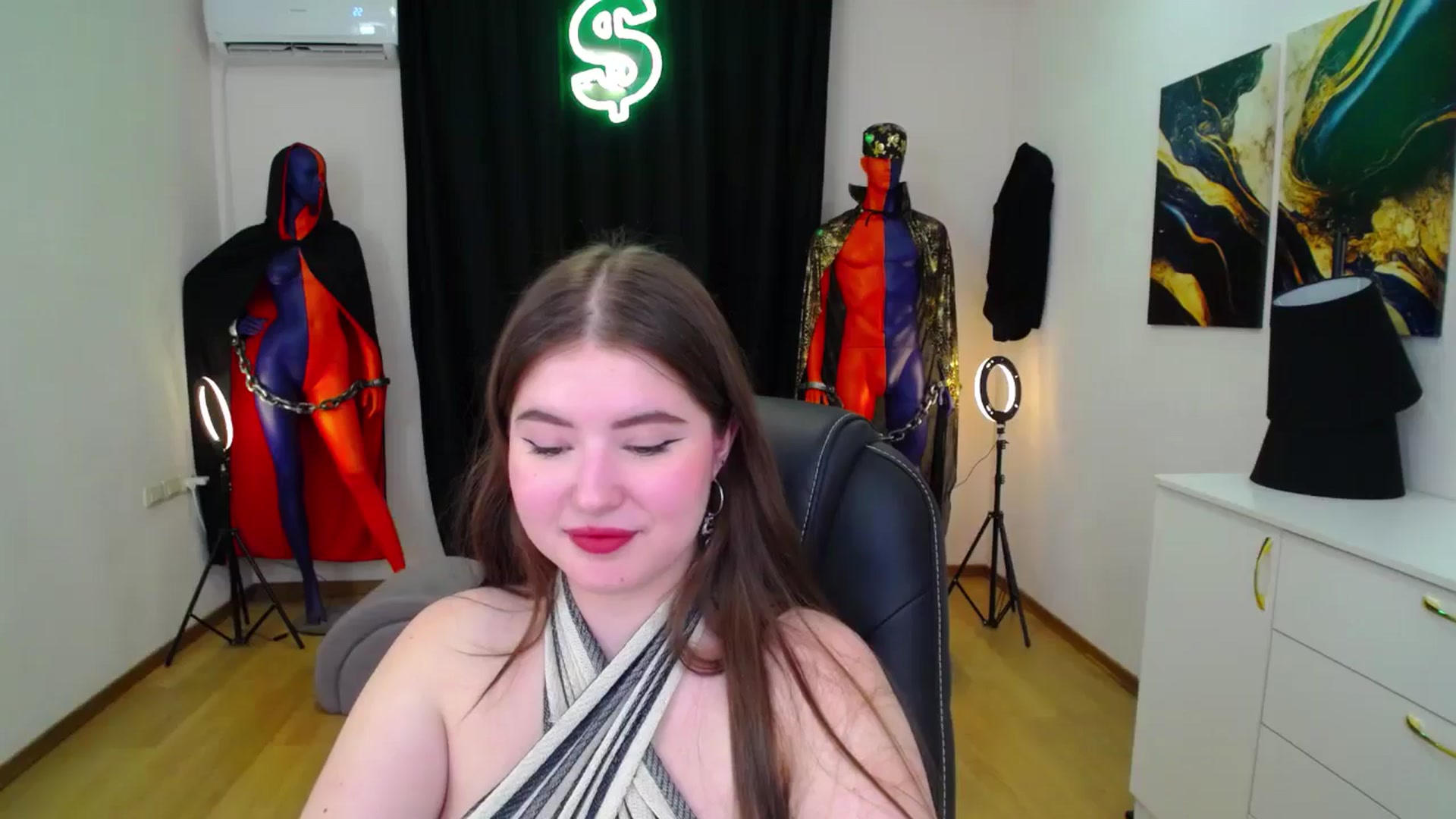 Gallery image thumbnail from AdmireMyEyes's myfreecams stream on, 11/14/2024, 07:46 image 20 of 20