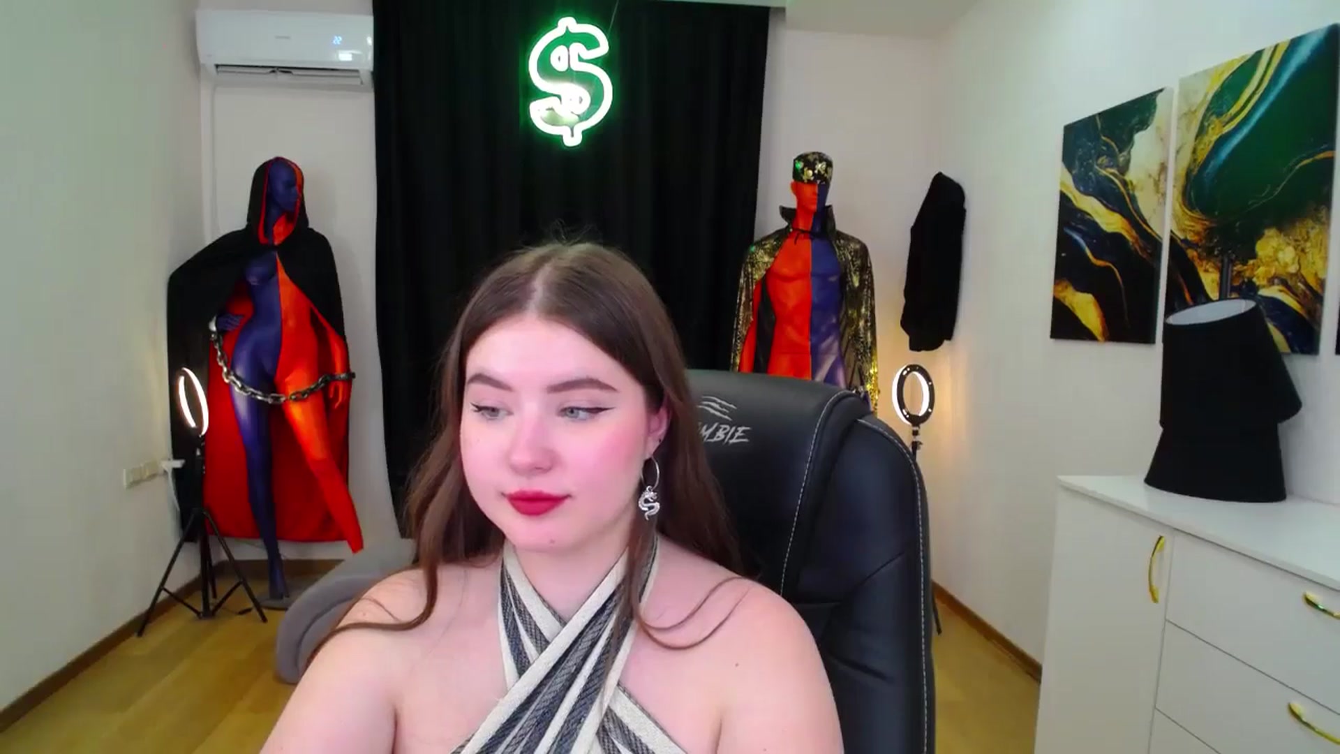 Gallery image thumbnail from AdmireMyEyes's myfreecams stream on, 11/14/2024, 09:48 image 7 of 20