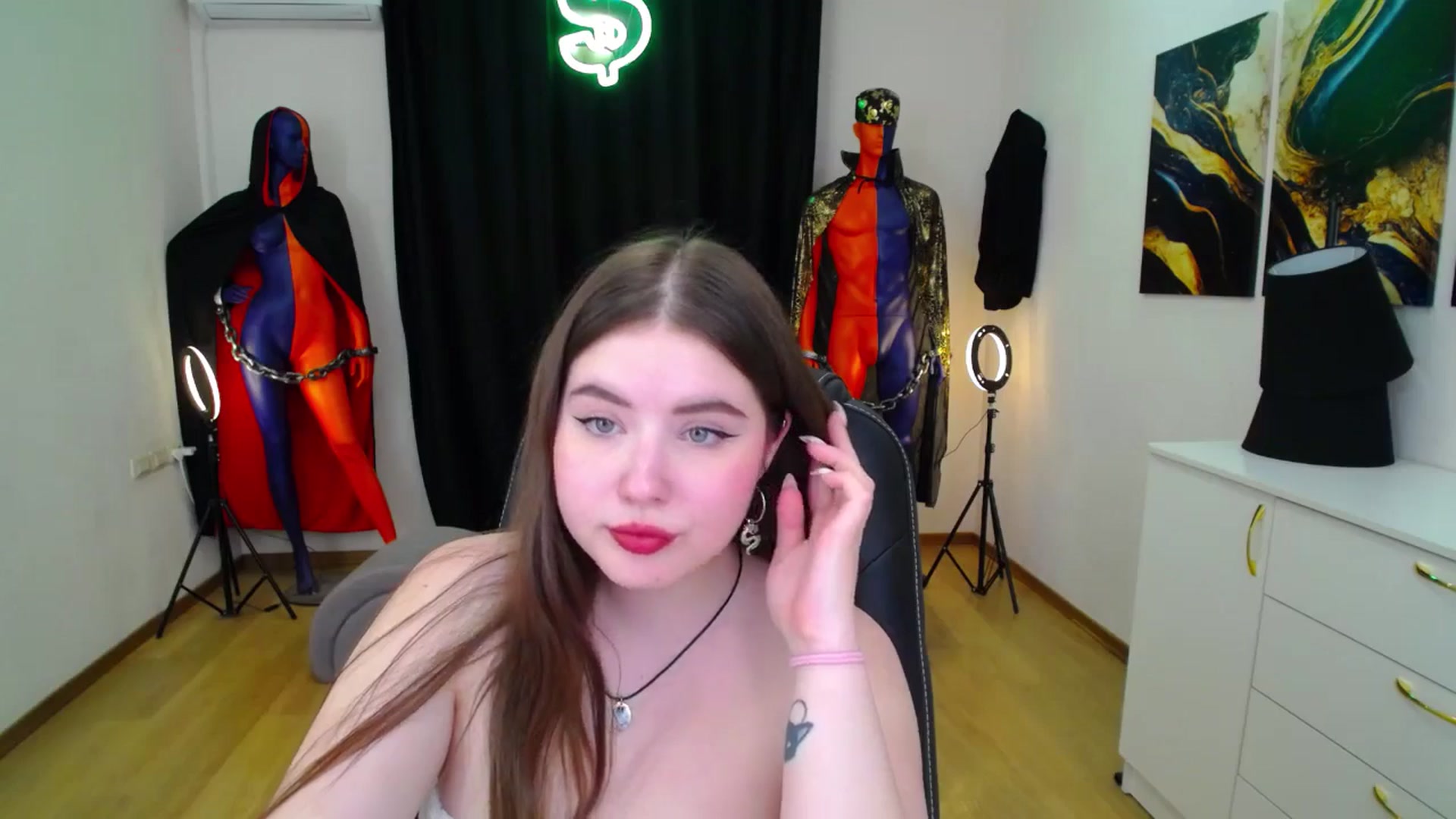 Gallery image thumbnail from AdmireMyEyes's myfreecams stream on, 11/14/2024, 09:48 image 12 of 20