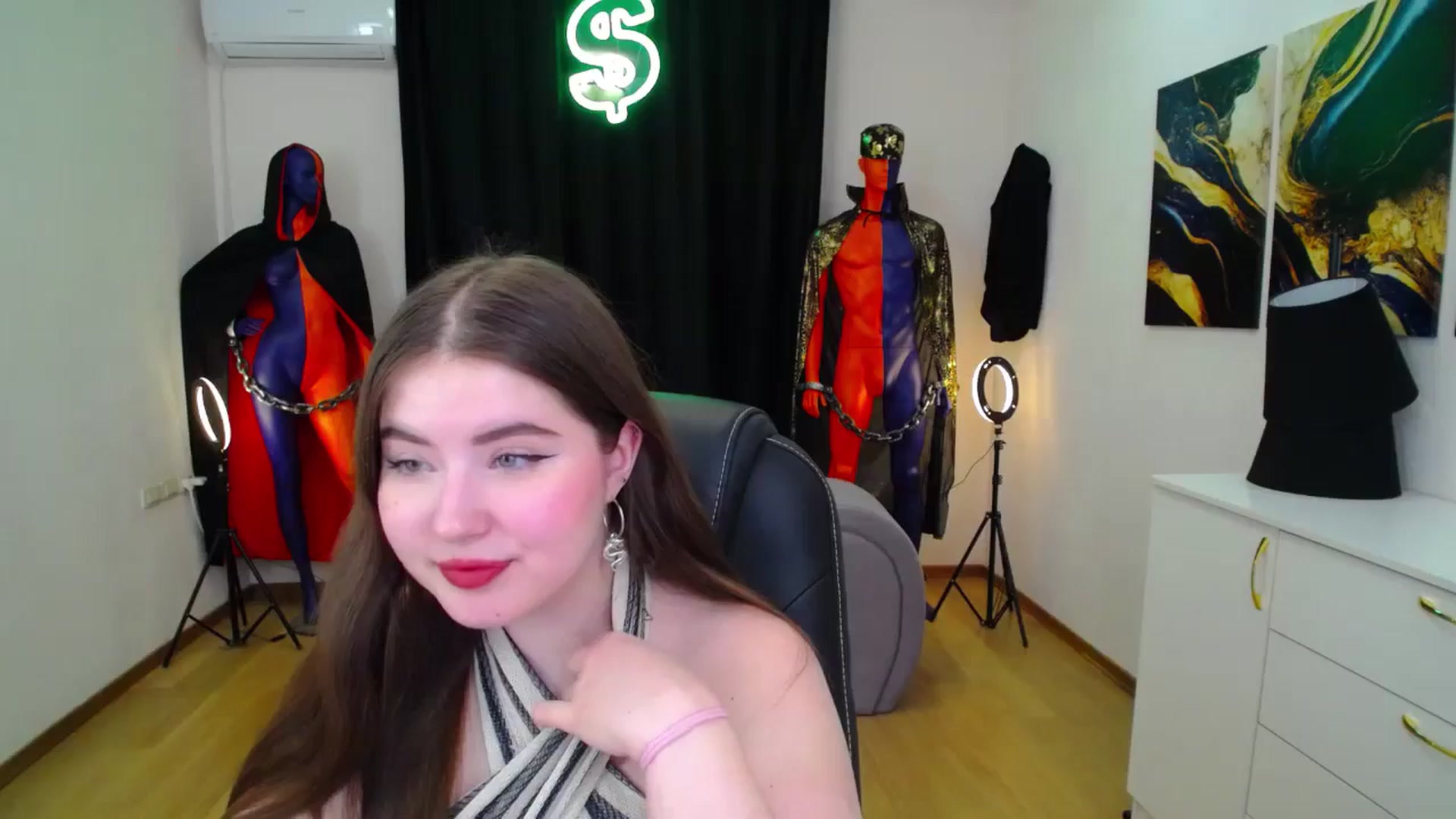 Gallery image thumbnail from AdmireMyEyes's myfreecams stream on, 11/14/2024, 09:48 image 2 of 20