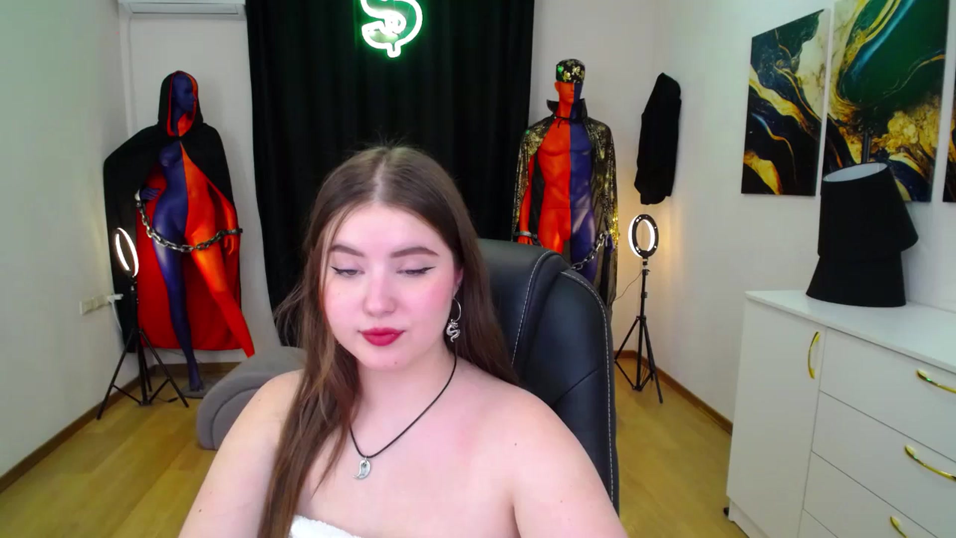 Gallery image thumbnail from AdmireMyEyes's myfreecams stream on, 11/14/2024, 09:48 image 19 of 20