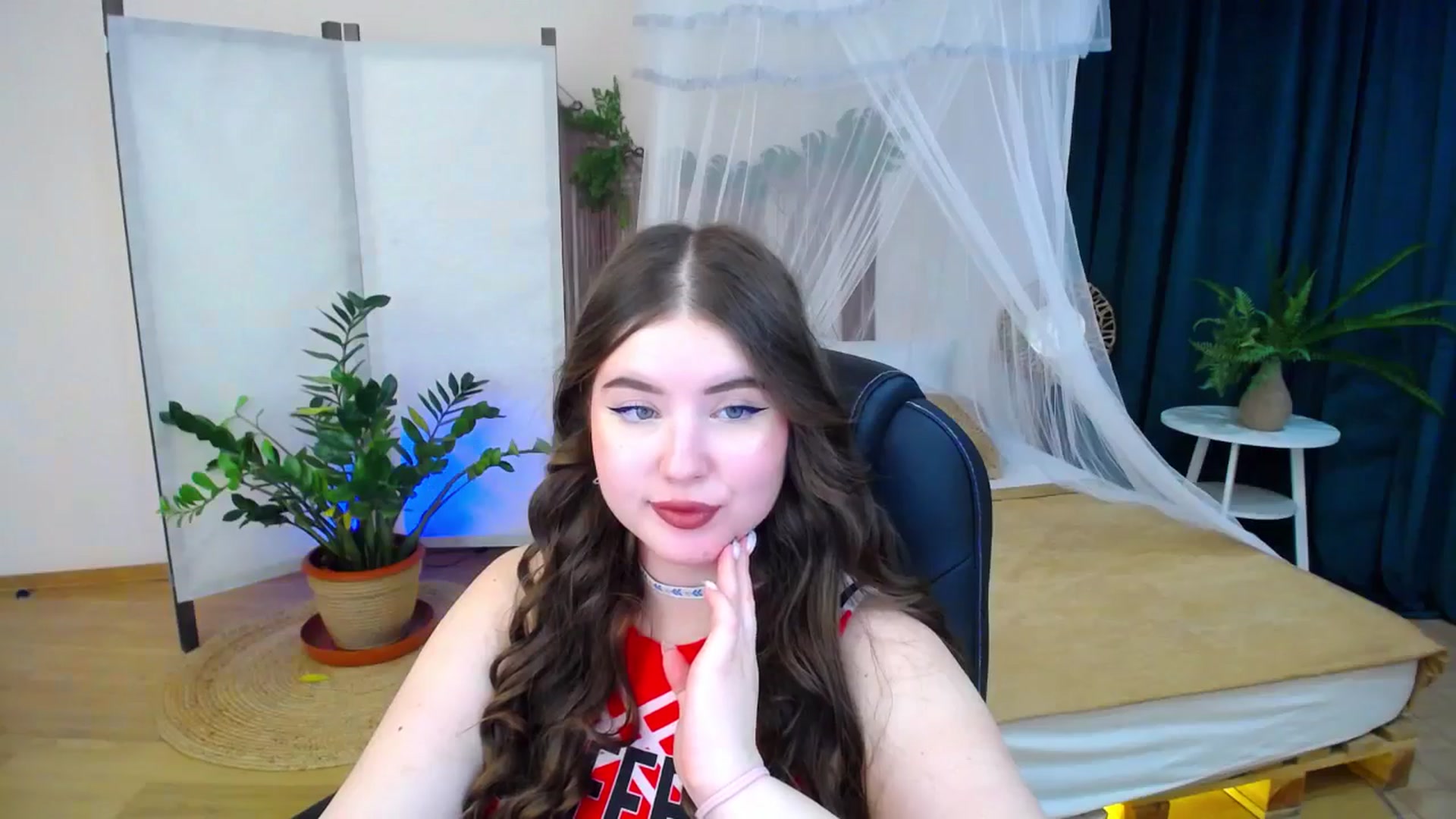 Gallery image thumbnail from AdmireMyEyes's myfreecams stream on, 11/15/2024, 09:47 image 7 of 20