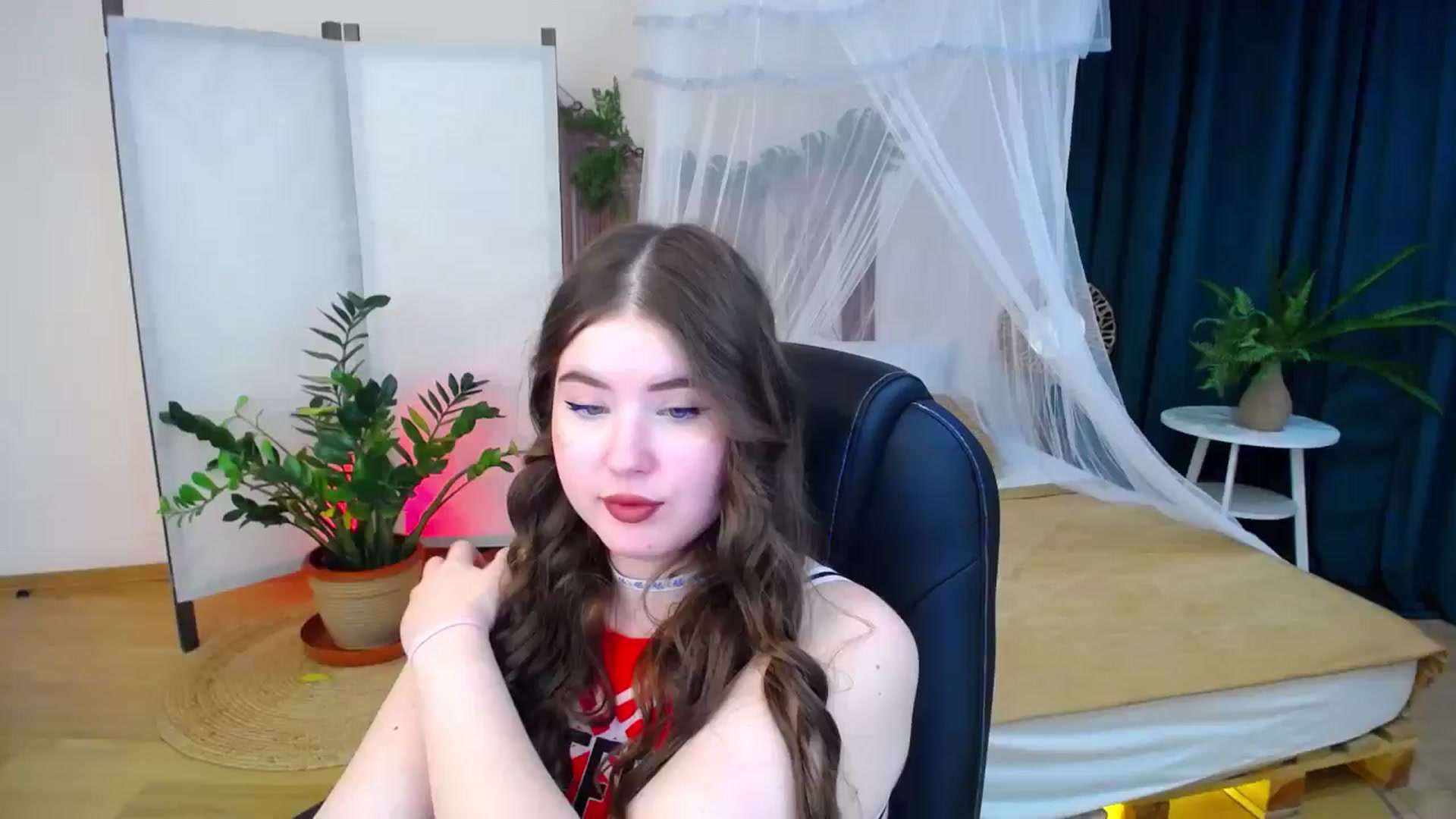 Gallery image thumbnail from AdmireMyEyes's myfreecams stream on, 11/15/2024, 09:47 image 5 of 20
