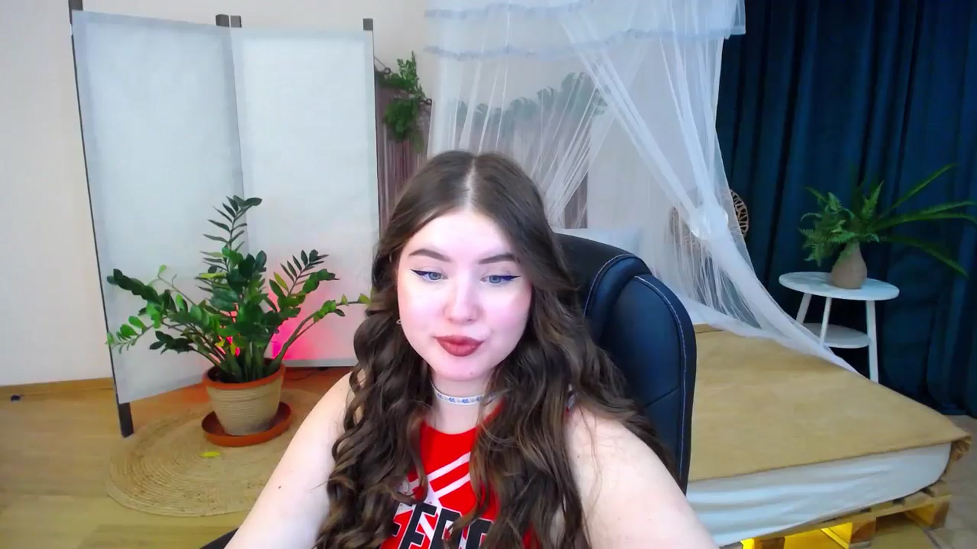 Gallery image thumbnail from AdmireMyEyes's myfreecams stream on, 11/15/2024, 09:47 image 6 of 20