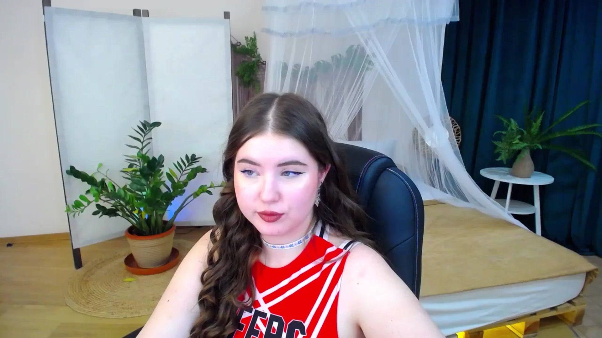 Gallery image thumbnail from AdmireMyEyes's myfreecams stream on, 11/15/2024, 09:47 image 3 of 20