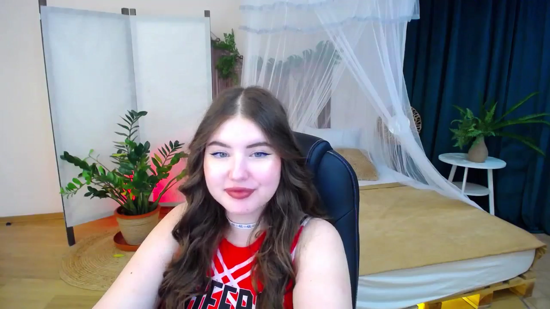 Gallery image thumbnail from AdmireMyEyes's myfreecams stream on, 11/15/2024, 09:47 image 17 of 20