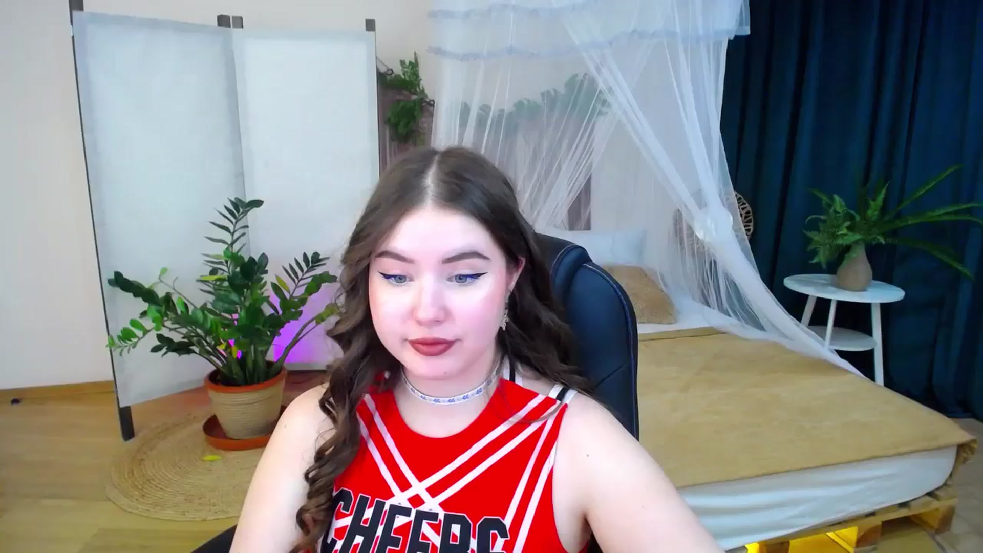 Gallery image thumbnail from AdmireMyEyes's myfreecams stream on, 11/15/2024, 09:47 image 1 of 20