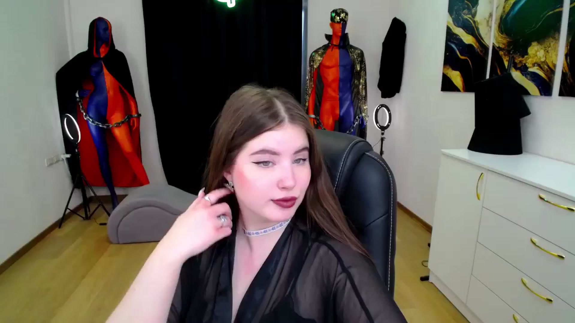 Gallery image thumbnail from AdmireMyEyes's myfreecams stream on, 11/16/2024, 09:15 image 8 of 20