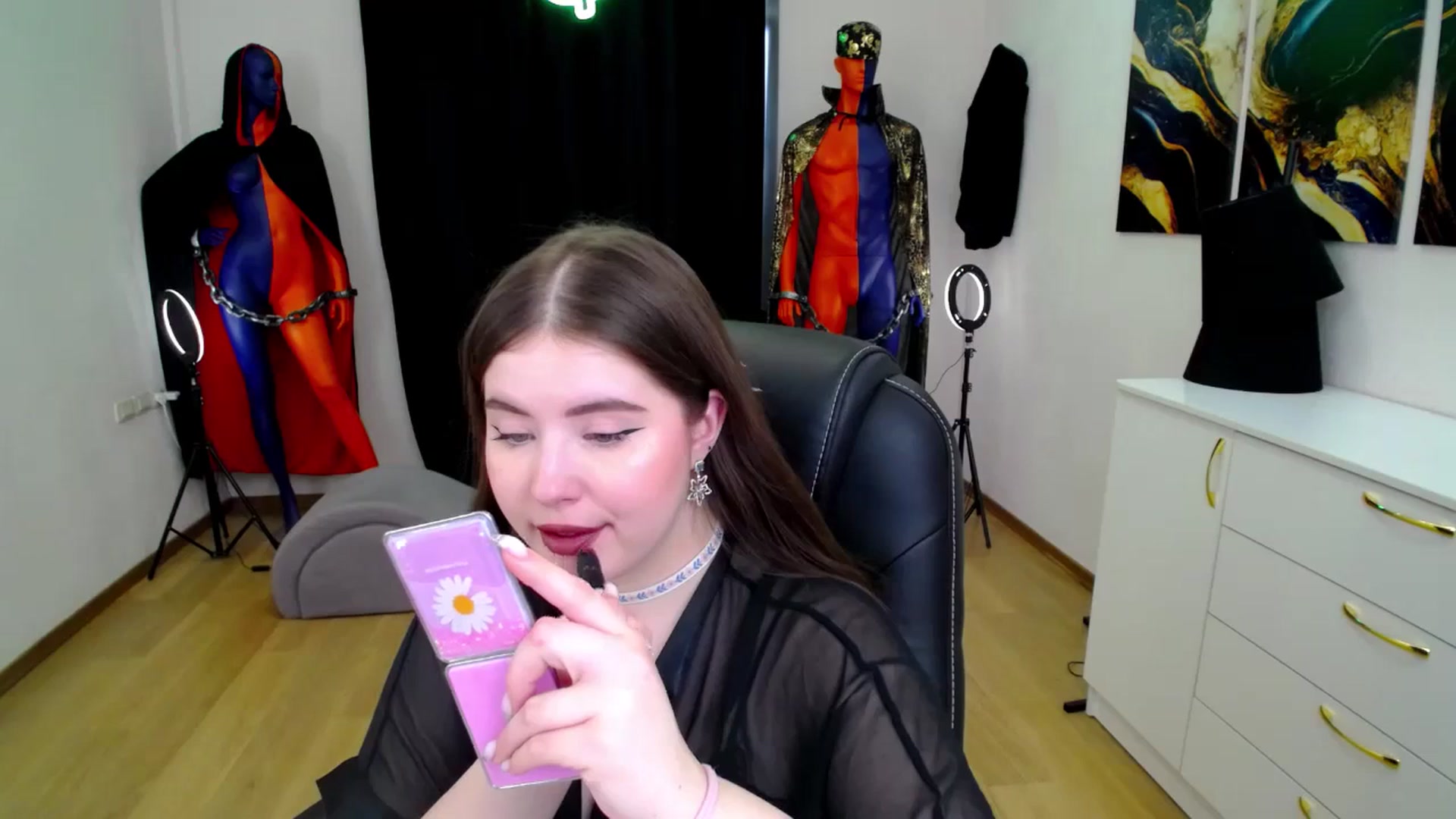 Gallery image thumbnail from AdmireMyEyes's myfreecams stream on, 11/16/2024, 09:15 image 2 of 20