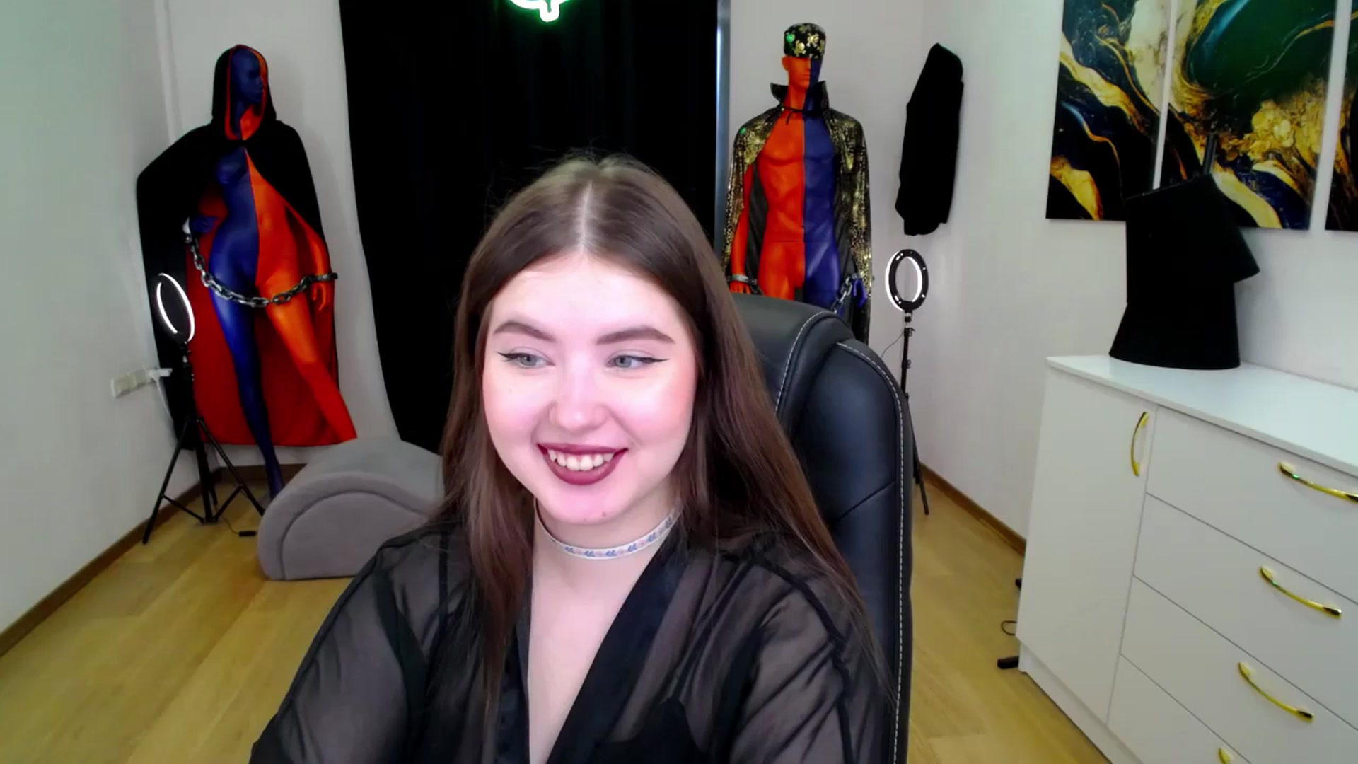 Gallery image thumbnail from AdmireMyEyes's myfreecams stream on, 11/16/2024, 09:40 image 2 of 20