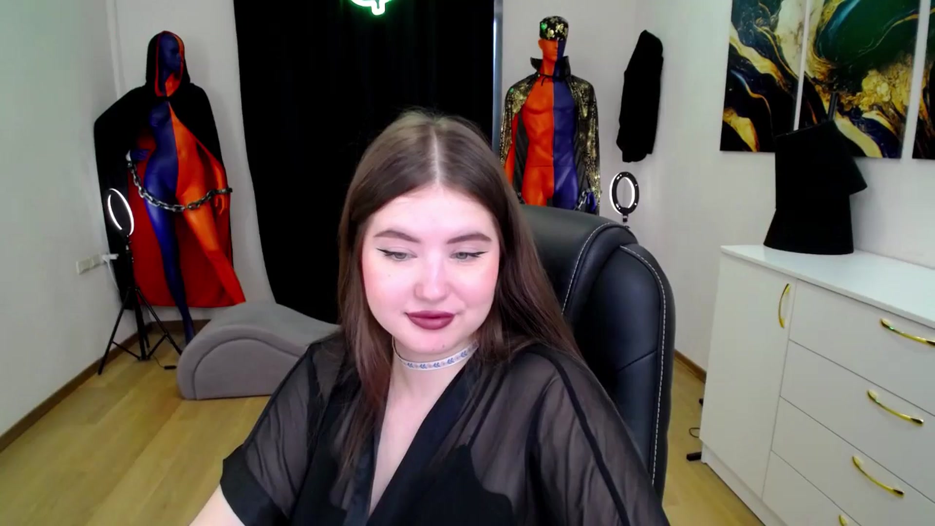 Gallery image thumbnail from AdmireMyEyes's myfreecams stream on, 11/16/2024, 09:40 image 4 of 20