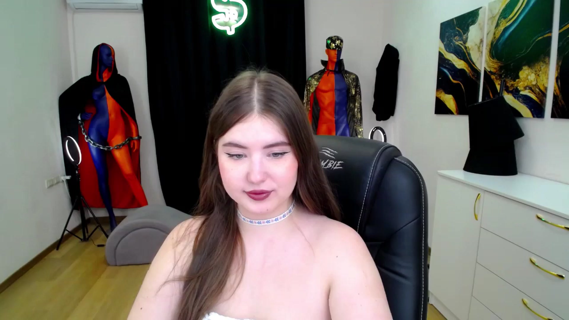 Gallery image thumbnail from AdmireMyEyes's myfreecams stream on, 11/16/2024, 11:54 image 19 of 20