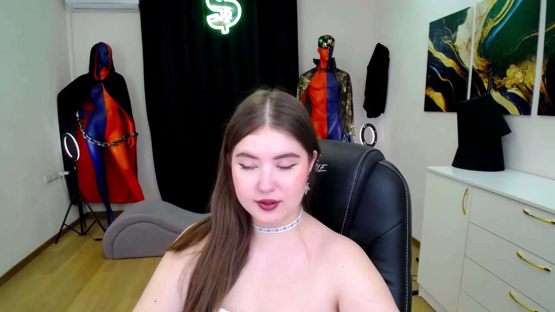 Gallery image thumbnail from AdmireMyEyes's myfreecams stream on, 11/16/2024, 11:54 image 8 of 20