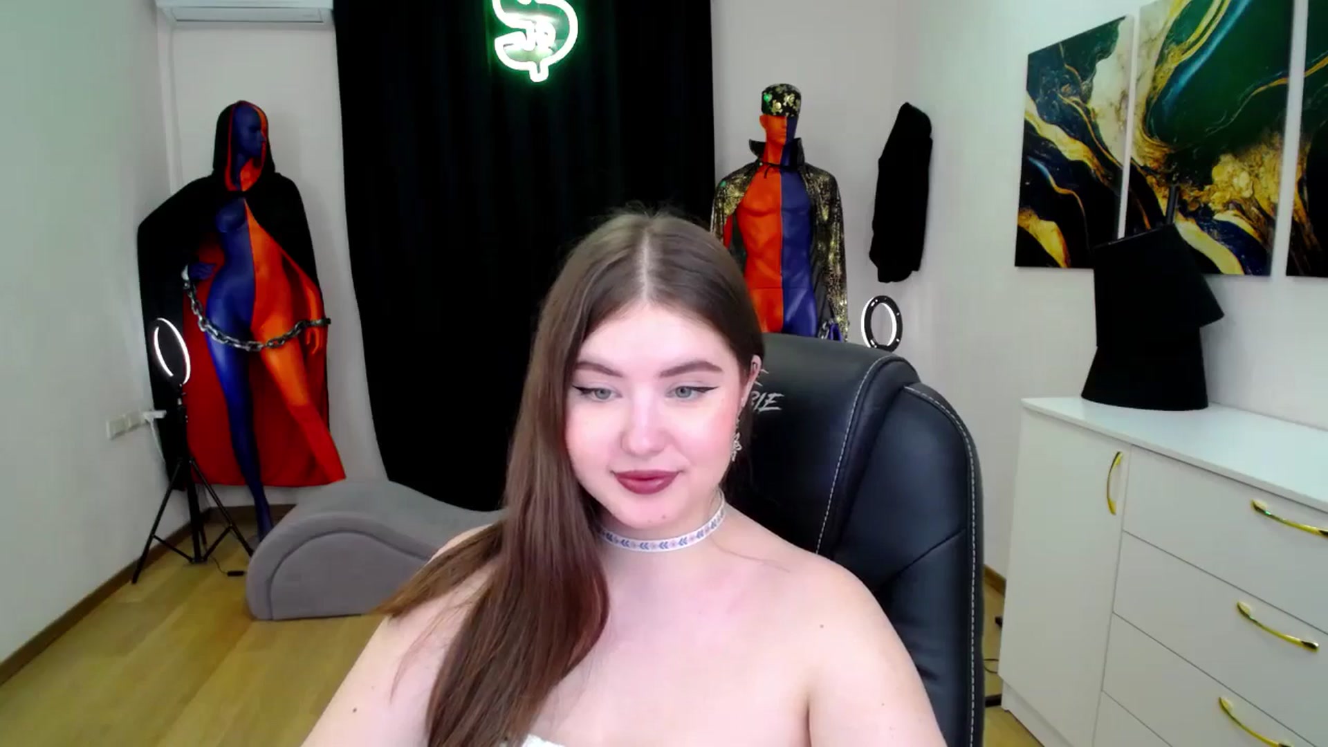 Gallery image thumbnail from AdmireMyEyes's myfreecams stream on, 11/16/2024, 11:54 image 6 of 20
